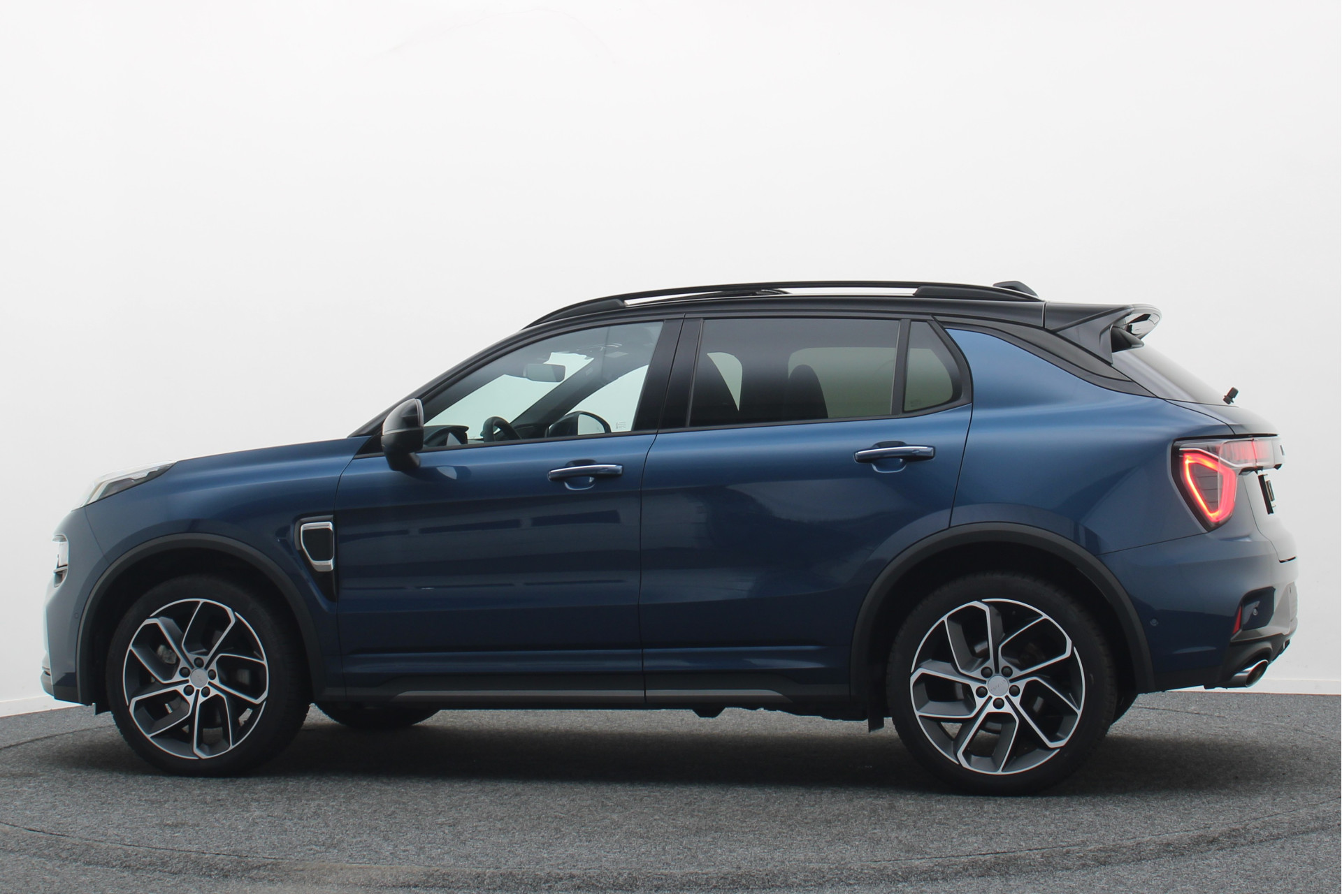 Foto van Lynk&co LYNK & Co 01