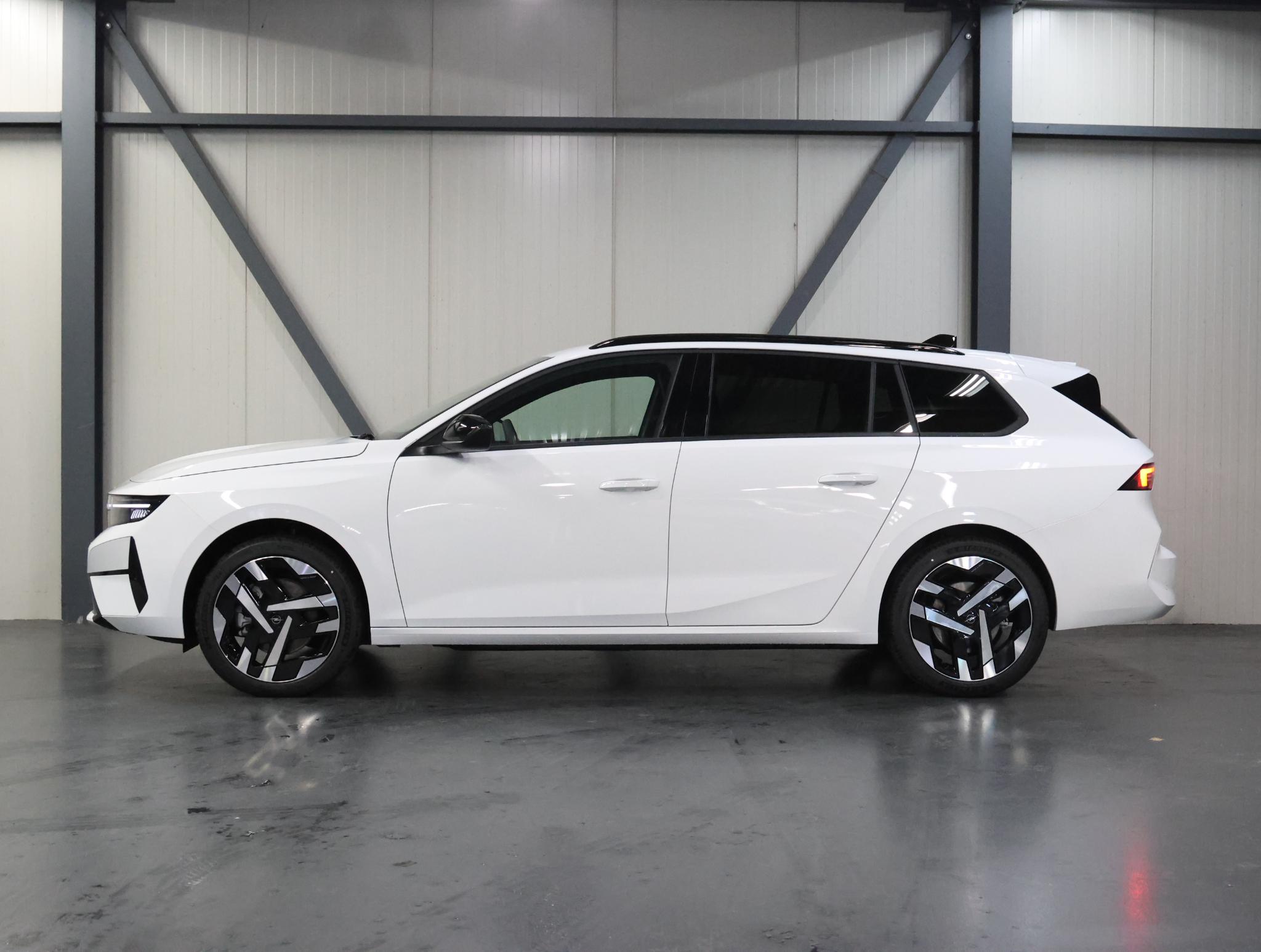 Foto van Opel Astra Sports Tourer