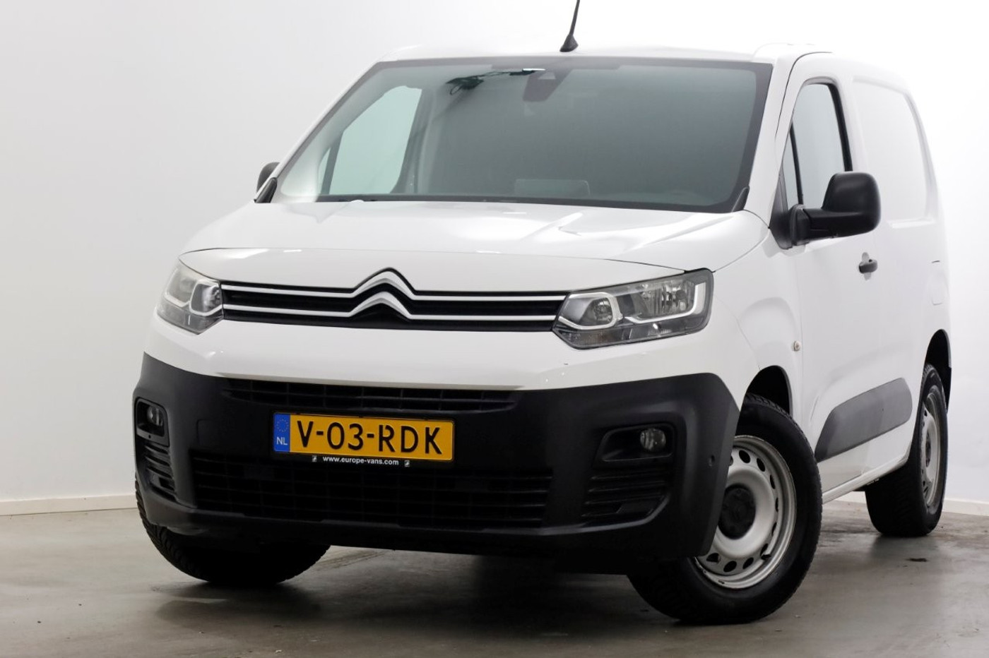 Citroen Berlingo 1.2 PureTech 110pk Benzine Automaat Airco/Navi/3Pers. 06-2020 2021 - voorkant