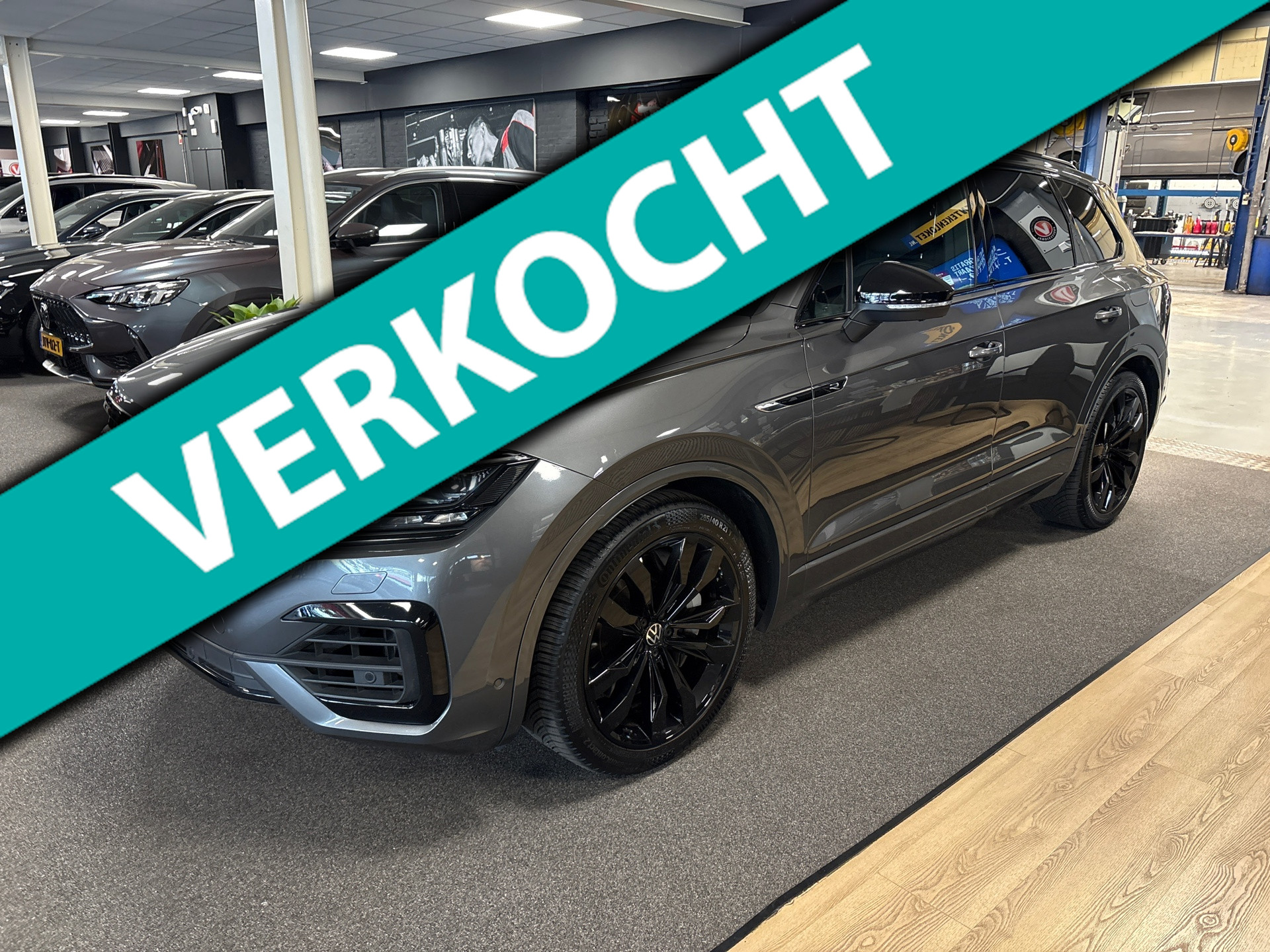 Volkswagen Touareg R 3.0 TSi eHybrid 4MOTION R/pano/leer/trekhaak/luchtvering/camera/ 2023 - voorkant