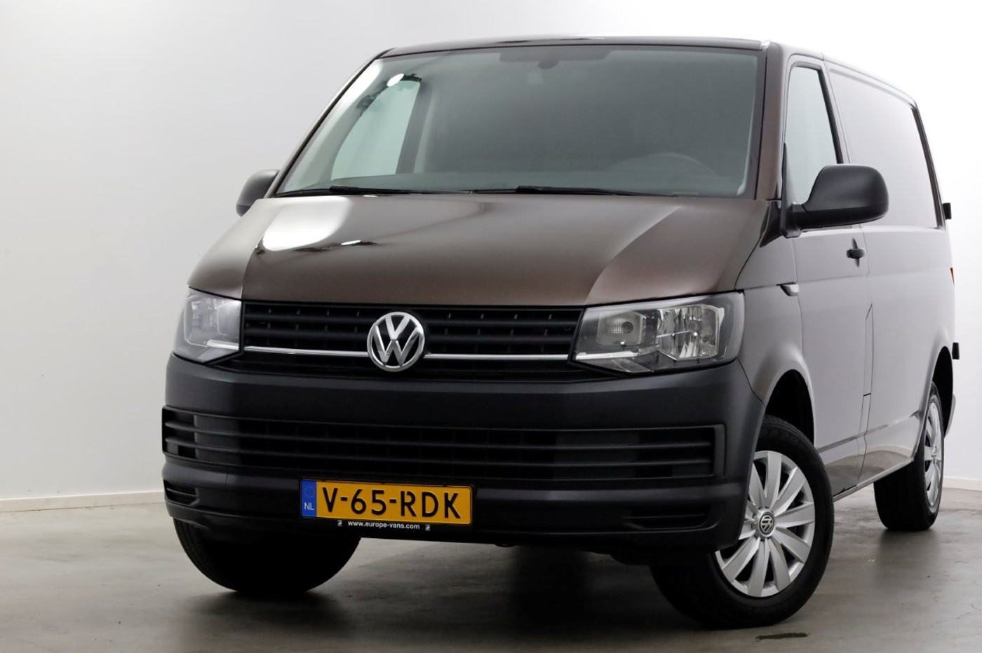 Volkswagen Transporter T6 2.0 TSI 150pk BENZINE L1H1 Airco/Cruise Control 12-2018 2018 - voorkant