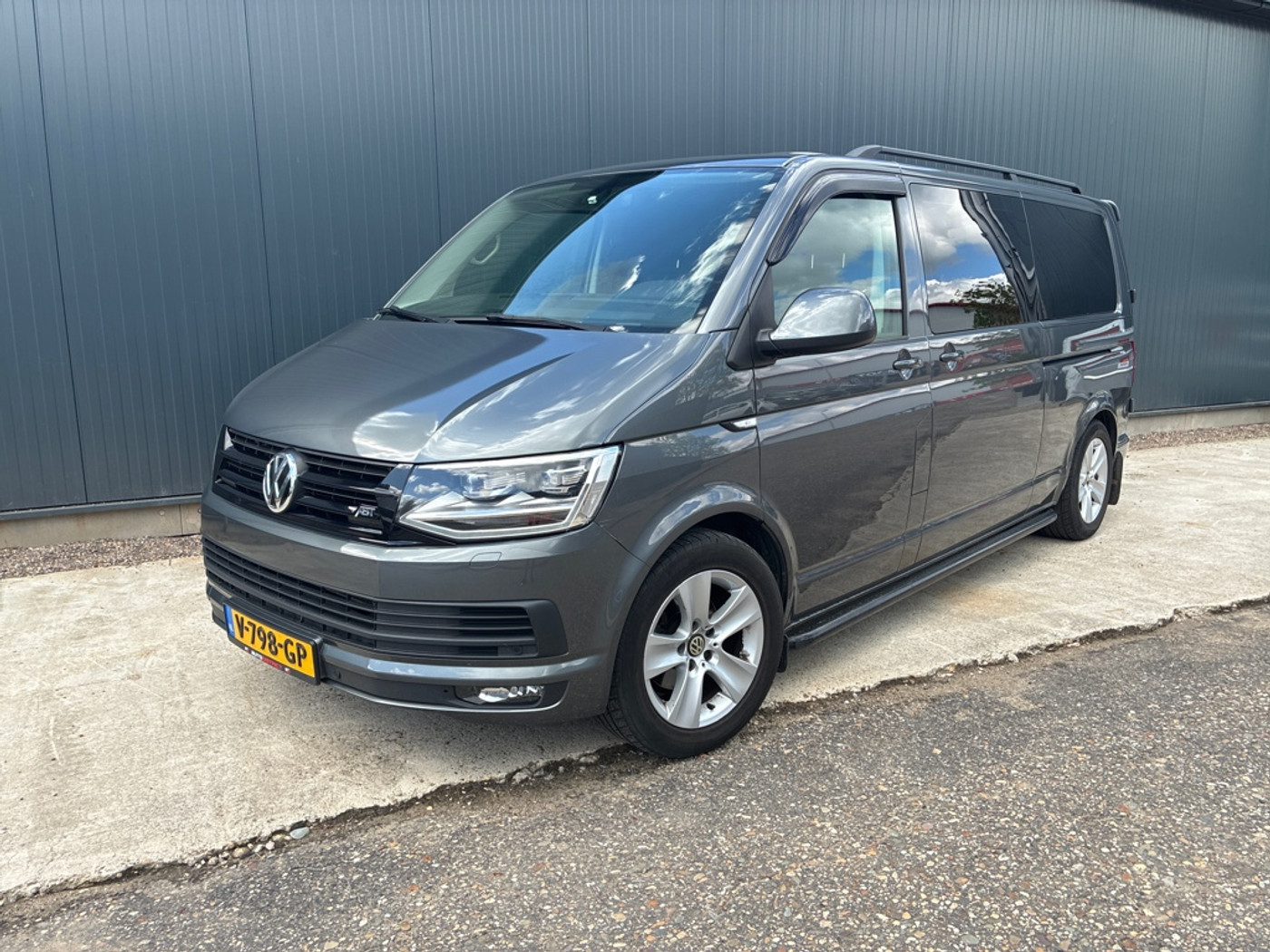 Volkswagen Transporter 2.0 TDI L2H1,Comfortline, Dubbele cabine, Leer, 2x Schuifdeur, Automaat. Nw distributiesnaar, 2017 - voorkant
