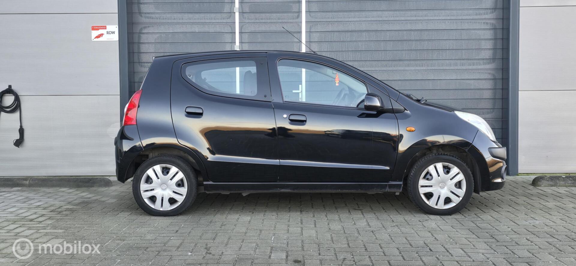 Foto van Nissan Pixo