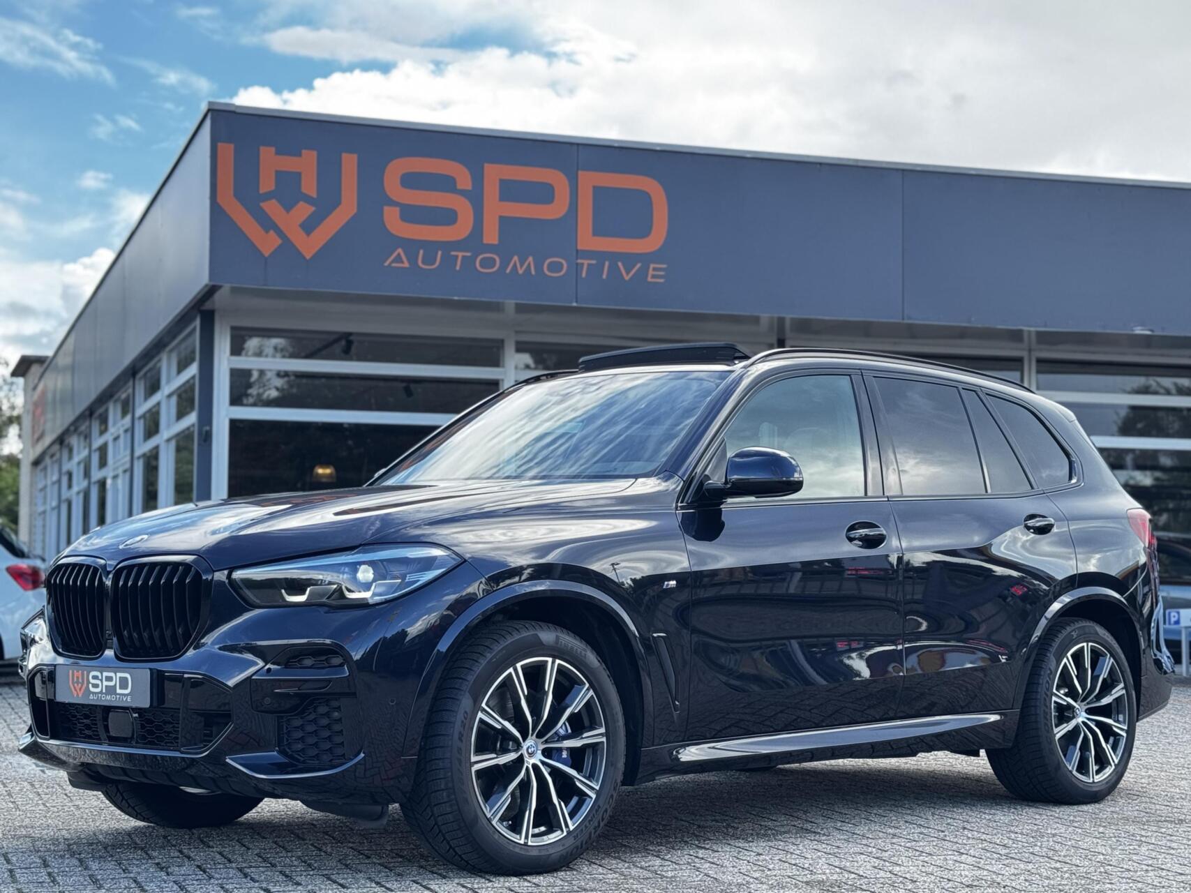 BMW X5 Xdrive30d xDrive30d M-Sport|Pano|Indivi|Lucht|Sfeerve|El.Trekha 2023 - voorkant