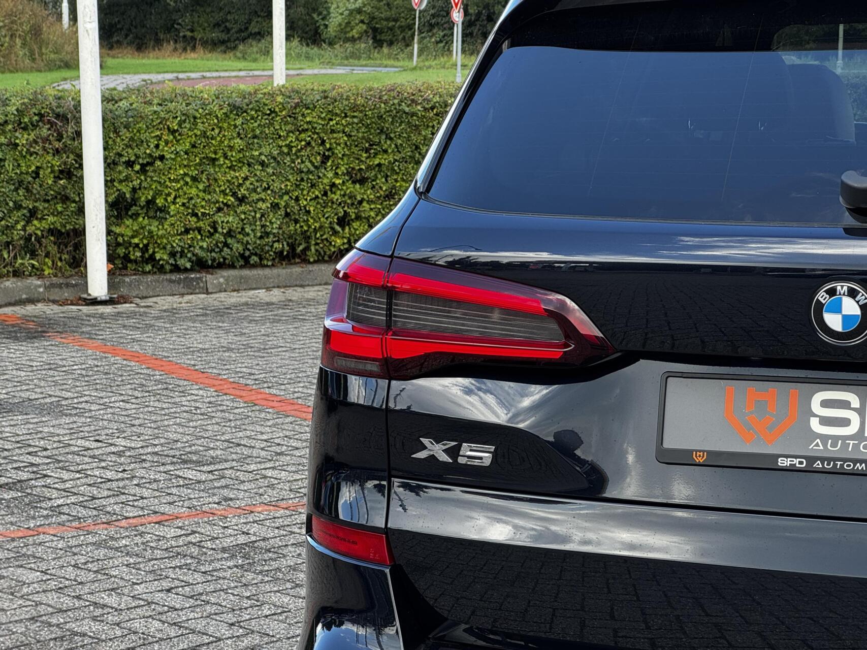 Foto van BMW X5 Xdrive30d