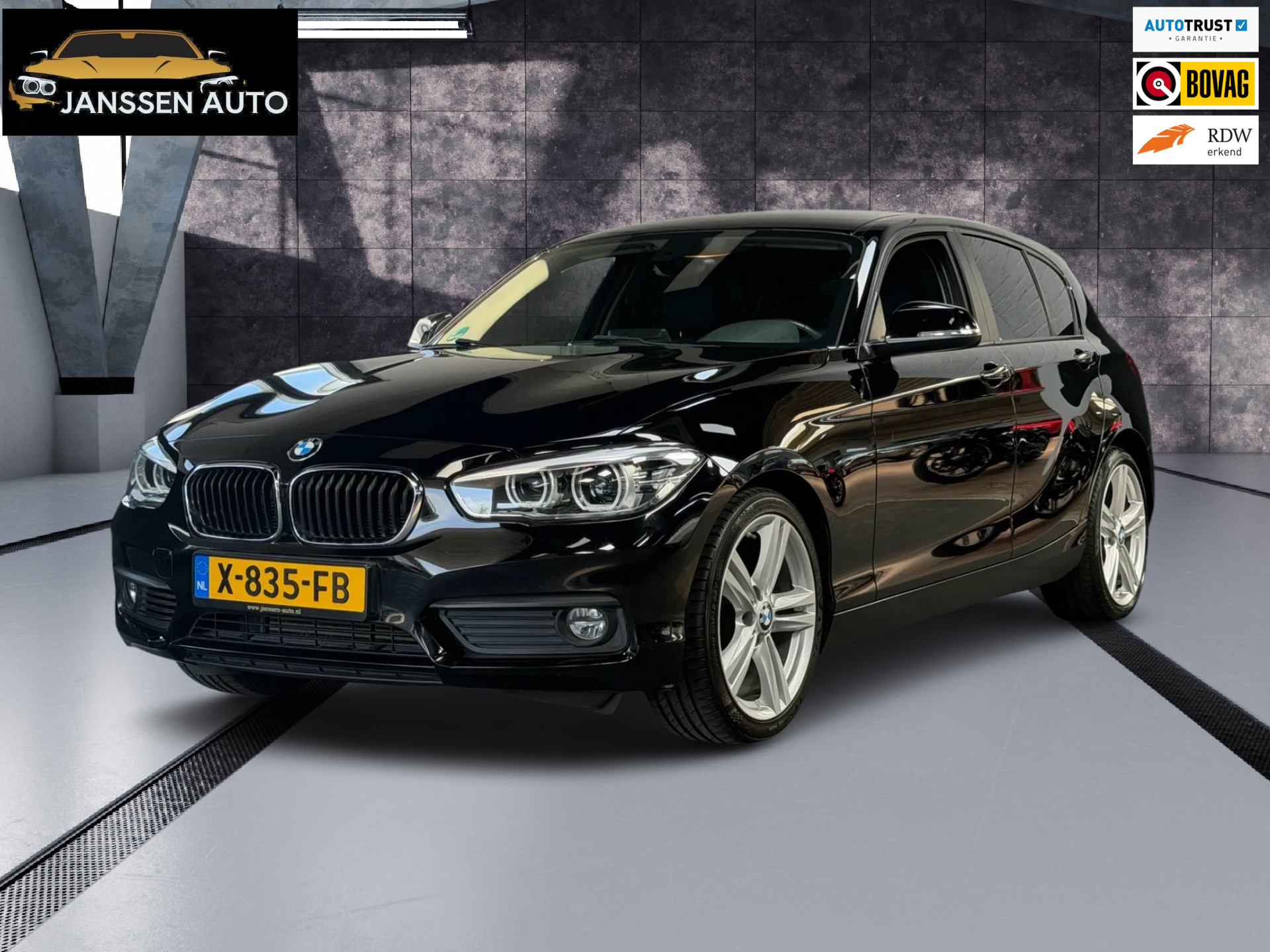 BMW 118i 118i Centennial High Executive | Navi | Stoelverwarming | Automaat | 18 Inch 2016 - voorkant