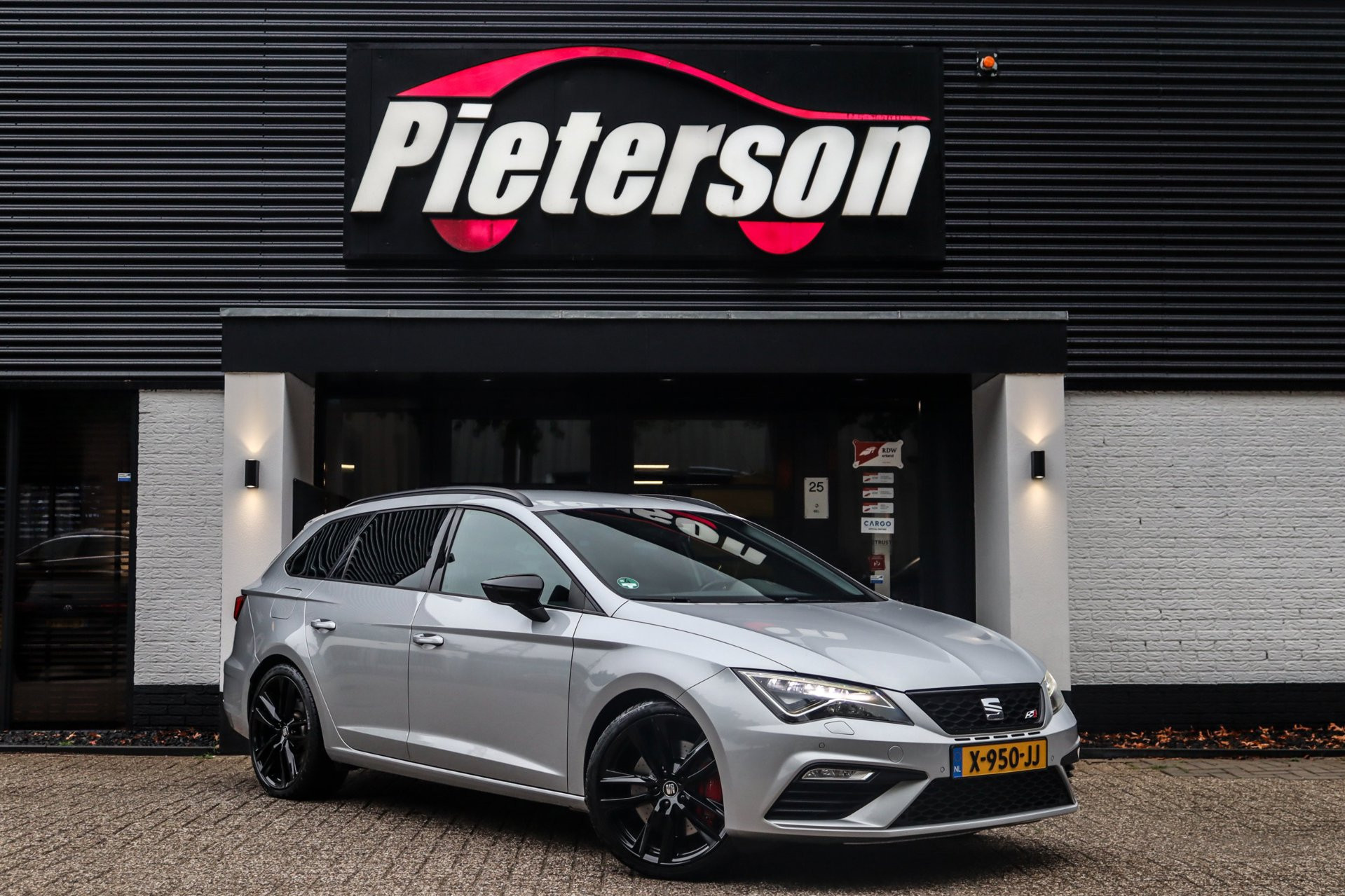 Seat Leon ST 2.0 TSI CUPRA 300 4DRIVE FACELIFT LEDER KLEPPEN 2017 - voorkant