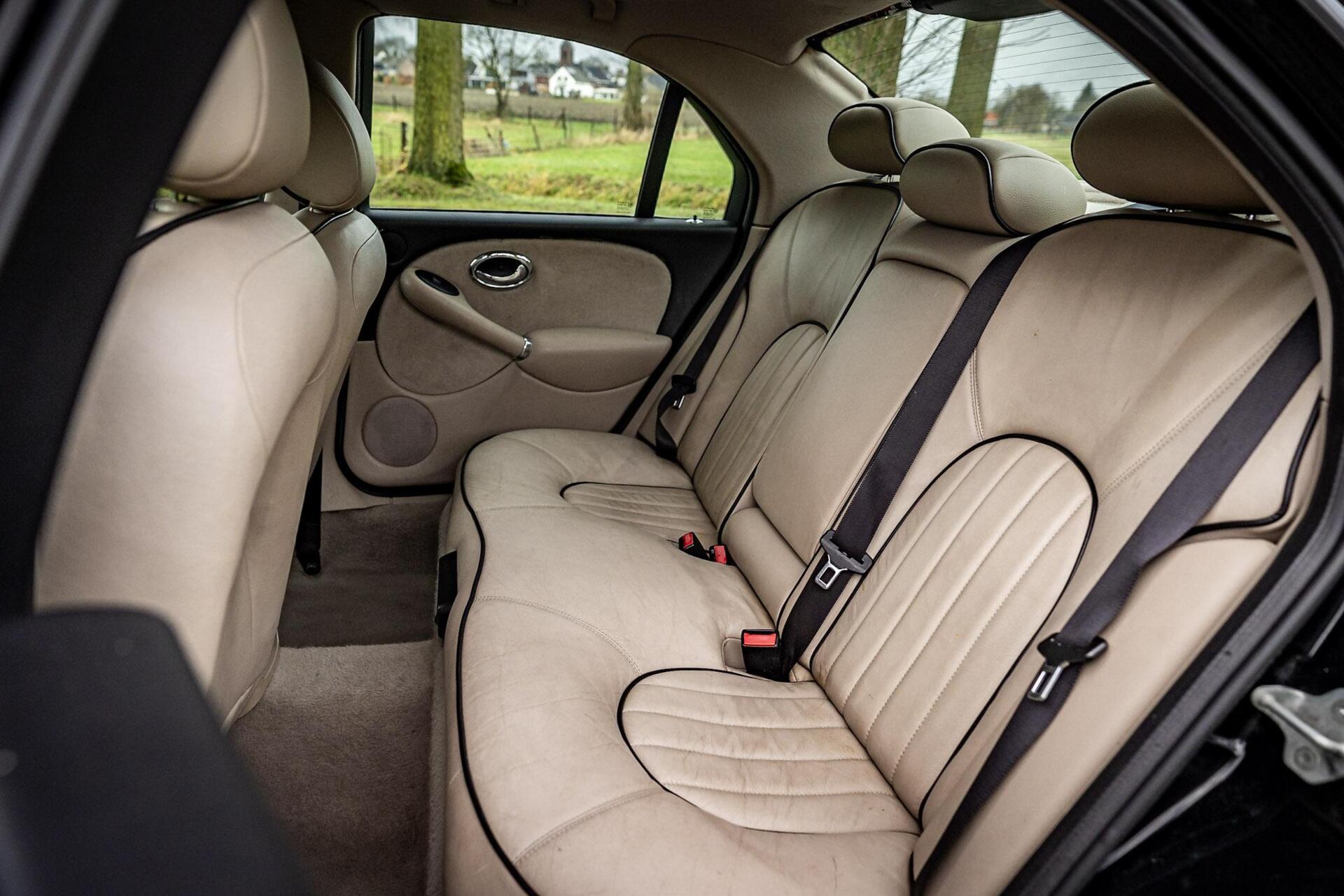 Foto van Rover 75