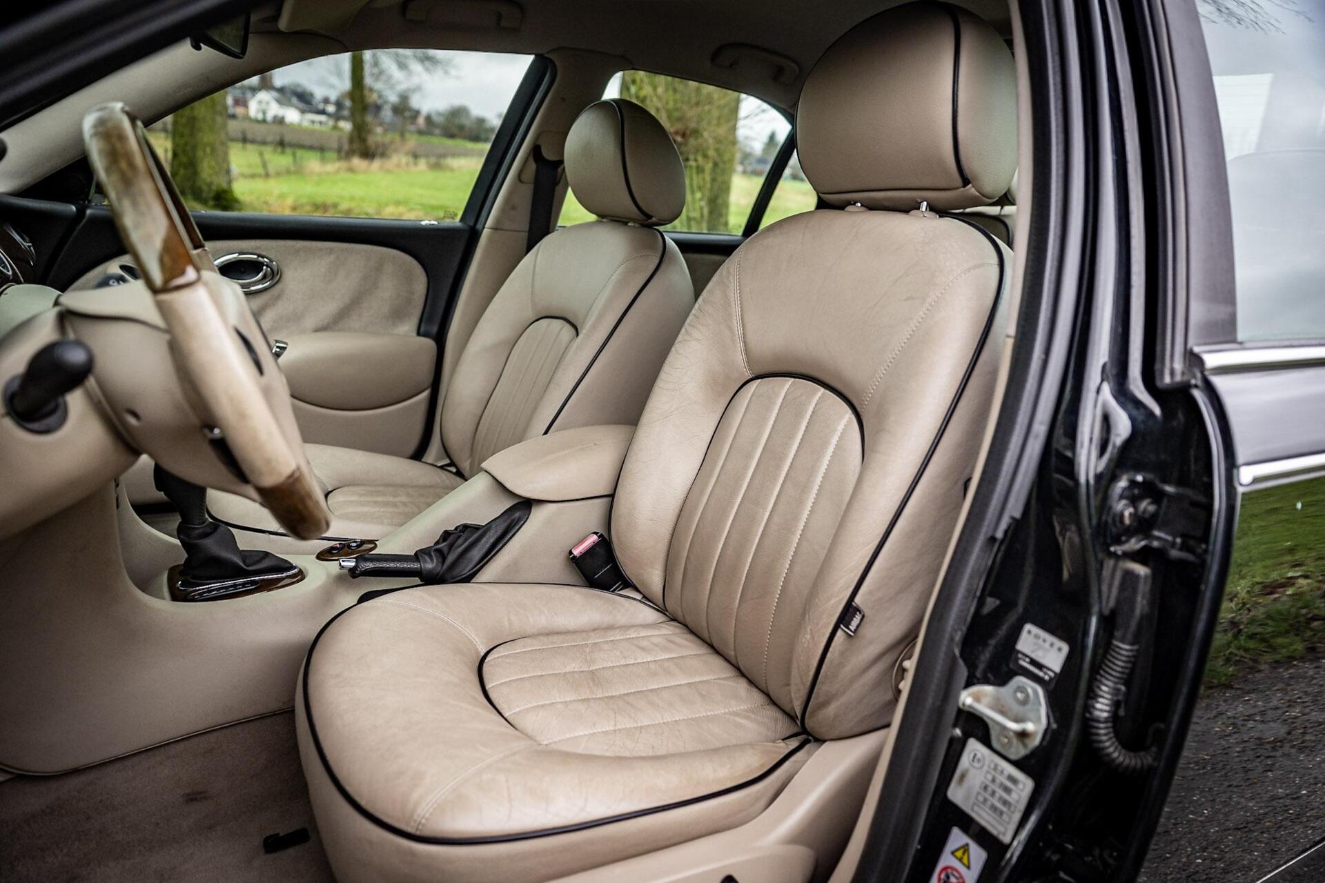 Foto van Rover 75