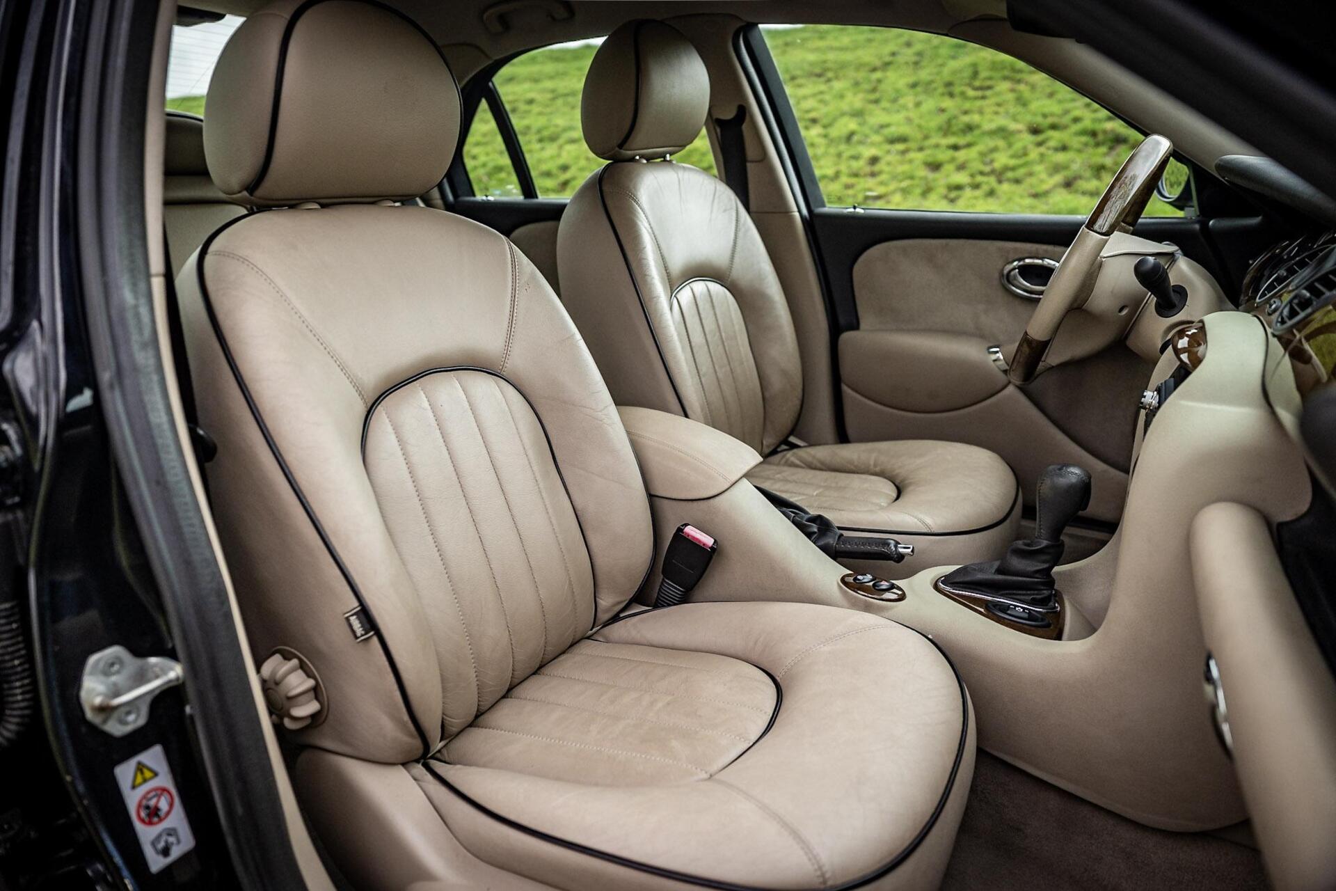 Foto van Rover 75