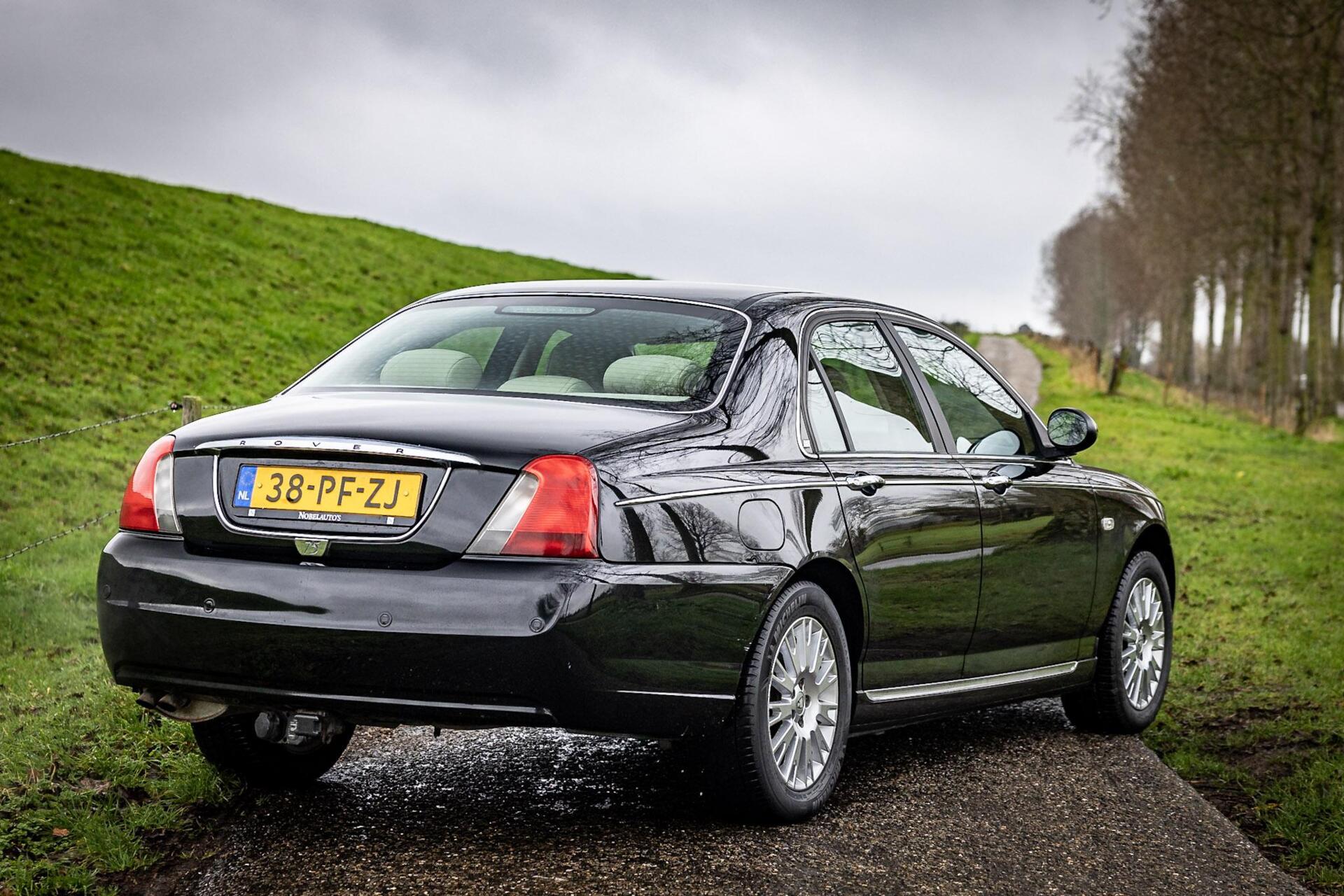 Foto van Rover 75