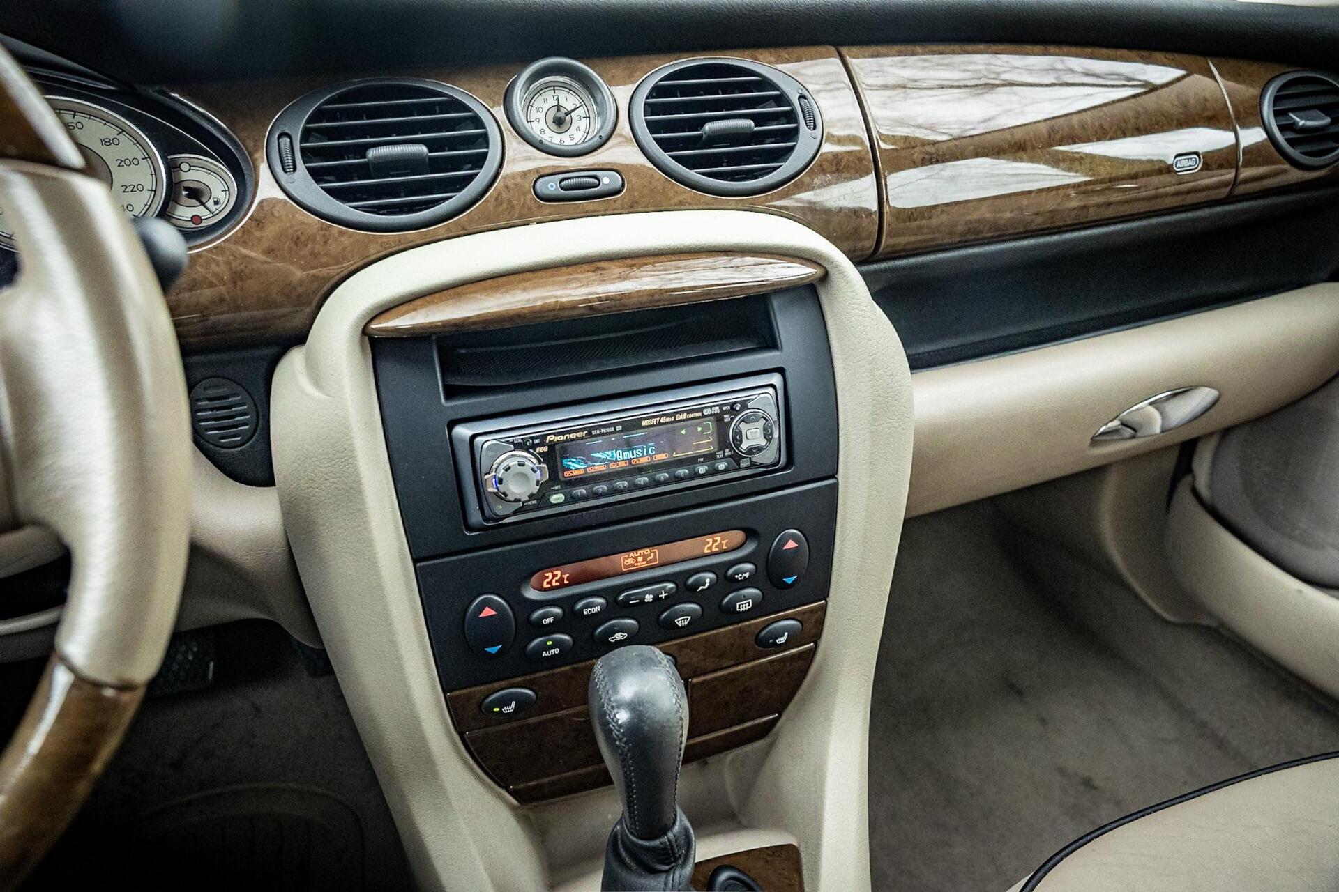 Foto van Rover 75