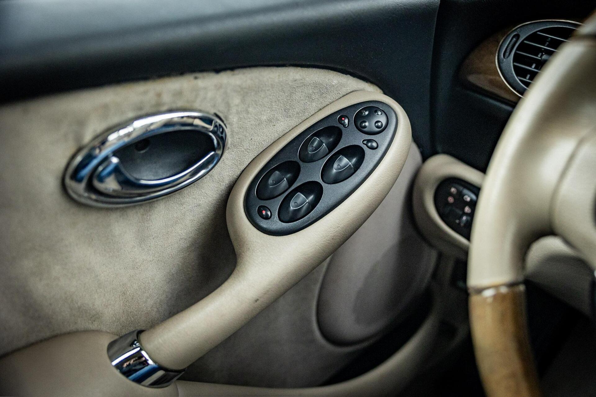 Foto van Rover 75