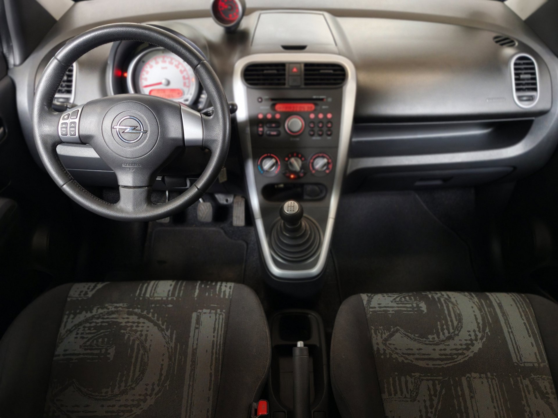 Foto van Opel Agila