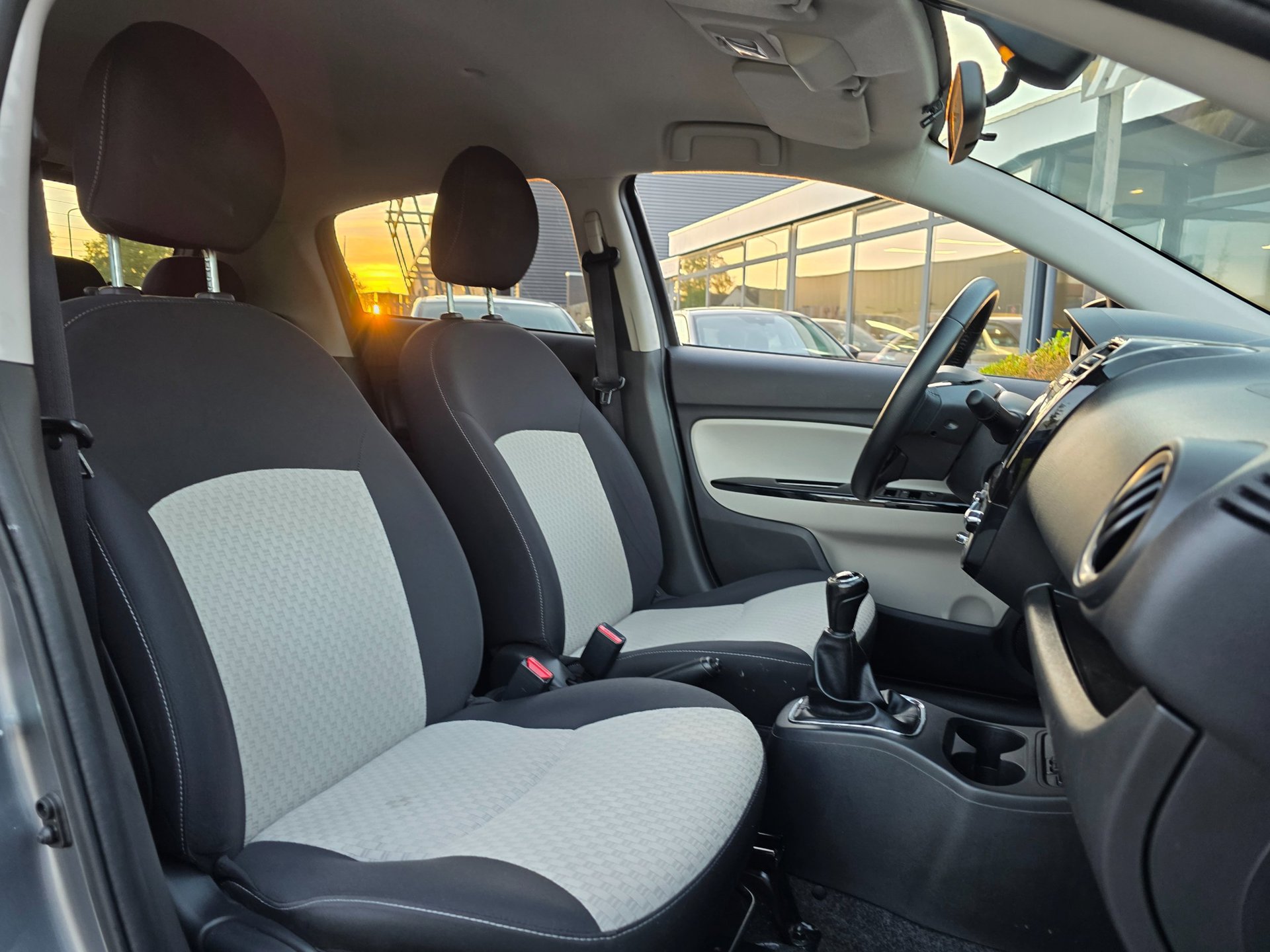 Foto van Mitsubishi Mitsubishi Space Star