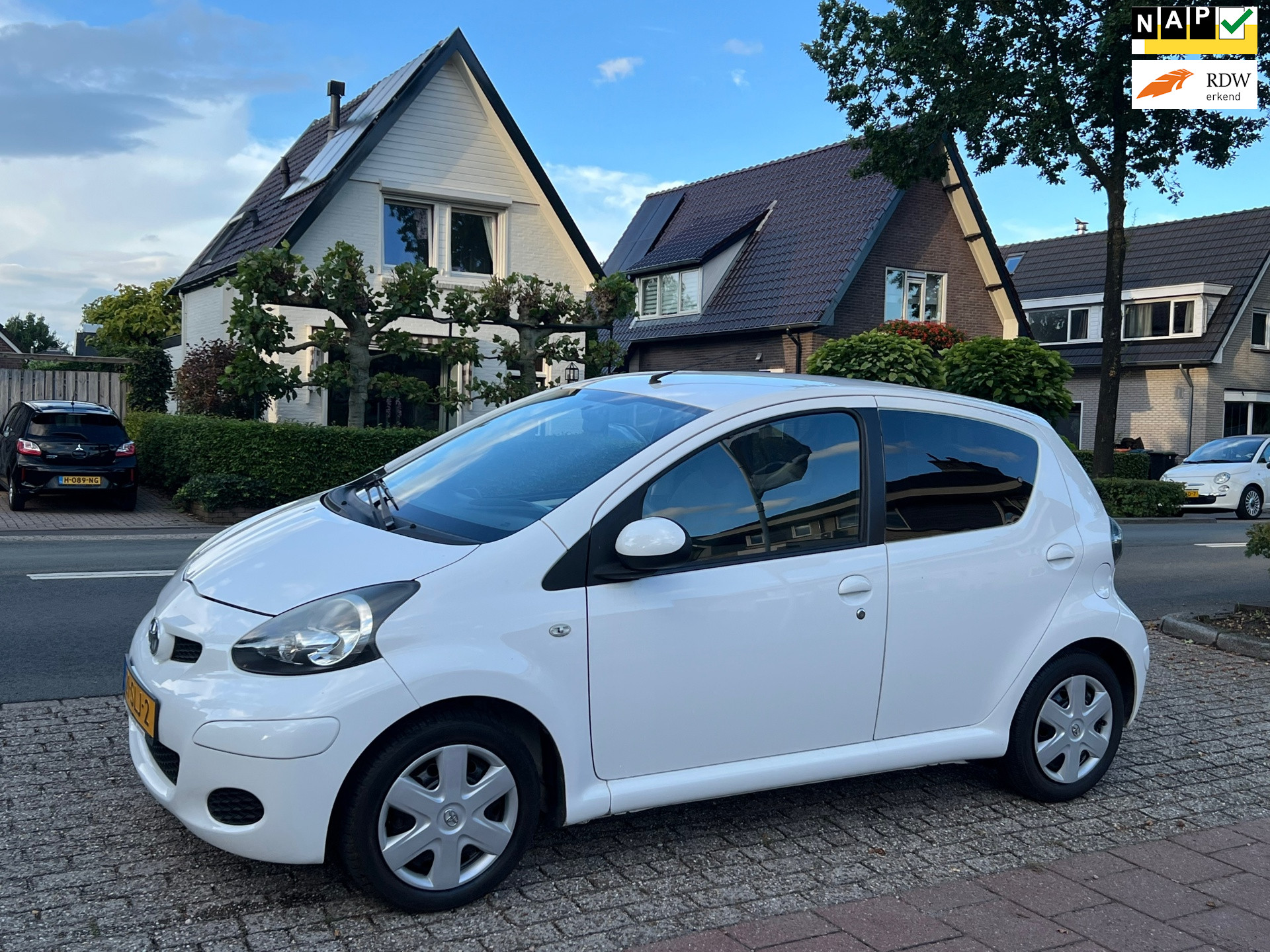 Toyota Toyota Aygo 1.0-12V Comfort  NL-AUTO-NAP 2011 - voorkant