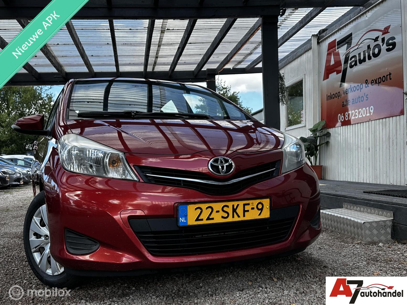 Toyota Toyota Yaris 1.3 VVT-i Aspiration Nieuwe APK//Airco 2011 - voorkant