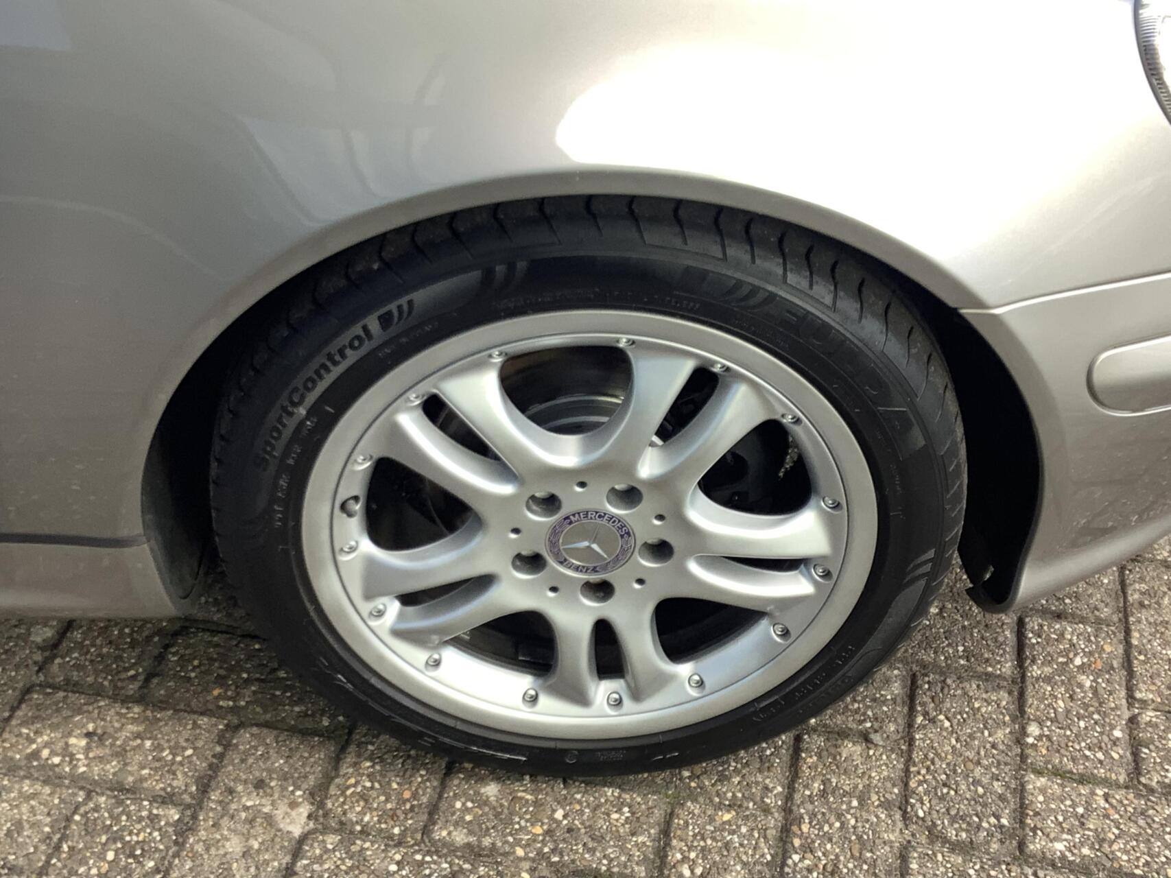Foto van Mercedes-Benz SLK 200 Kompressor
