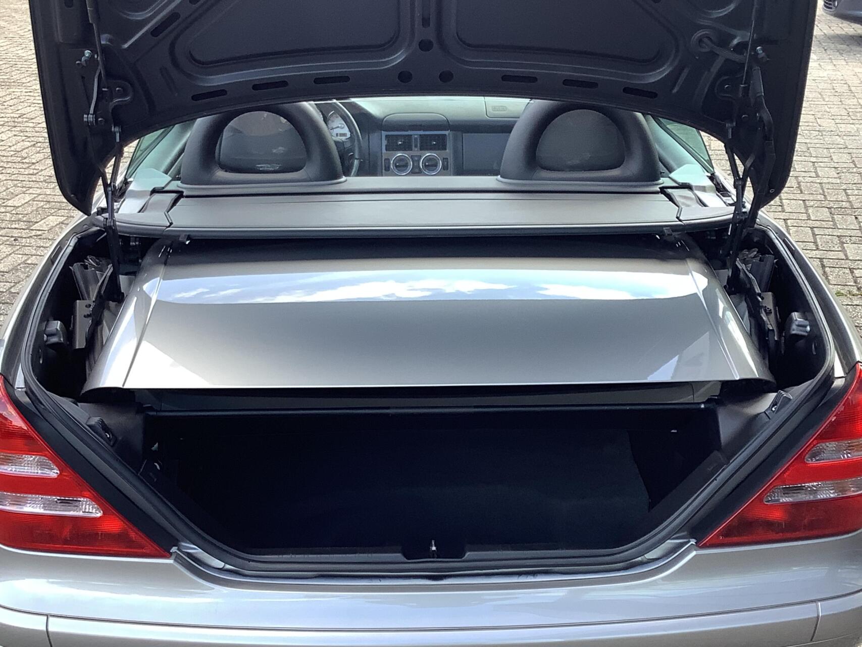 Foto van Mercedes-Benz SLK 200 Kompressor