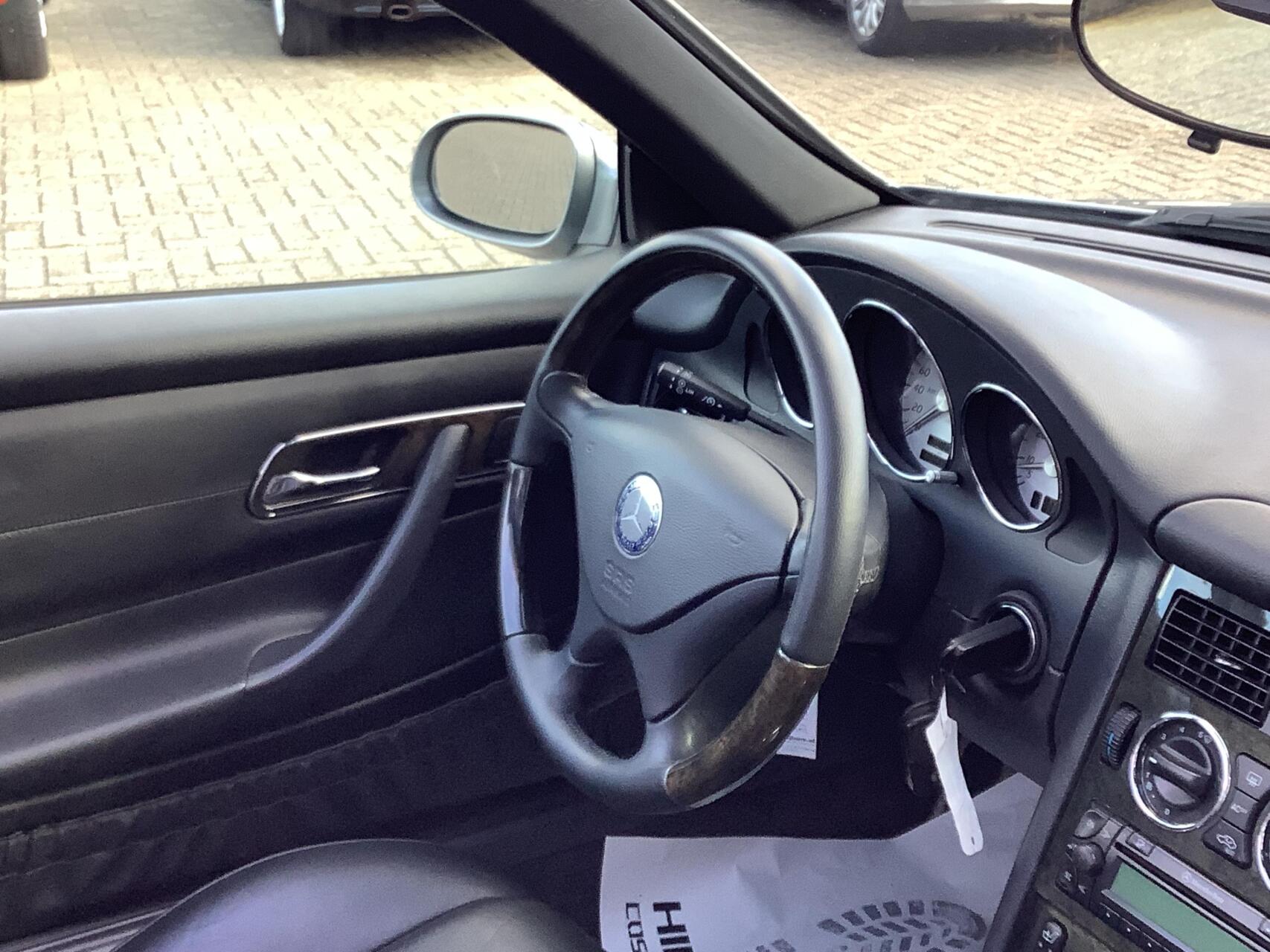 Foto van Mercedes-Benz SLK 200 Kompressor