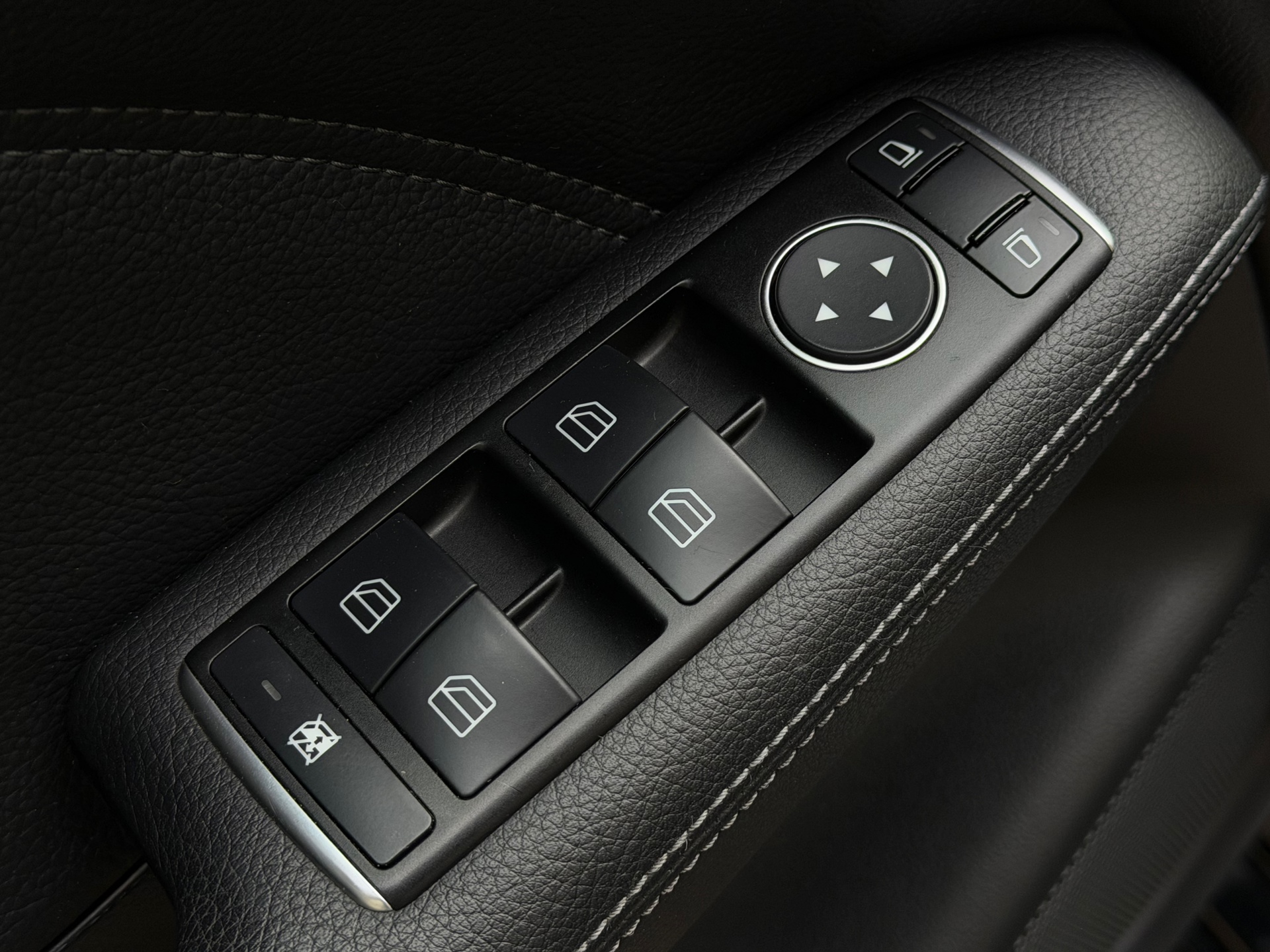 Foto van Mercedes-Benz B 180