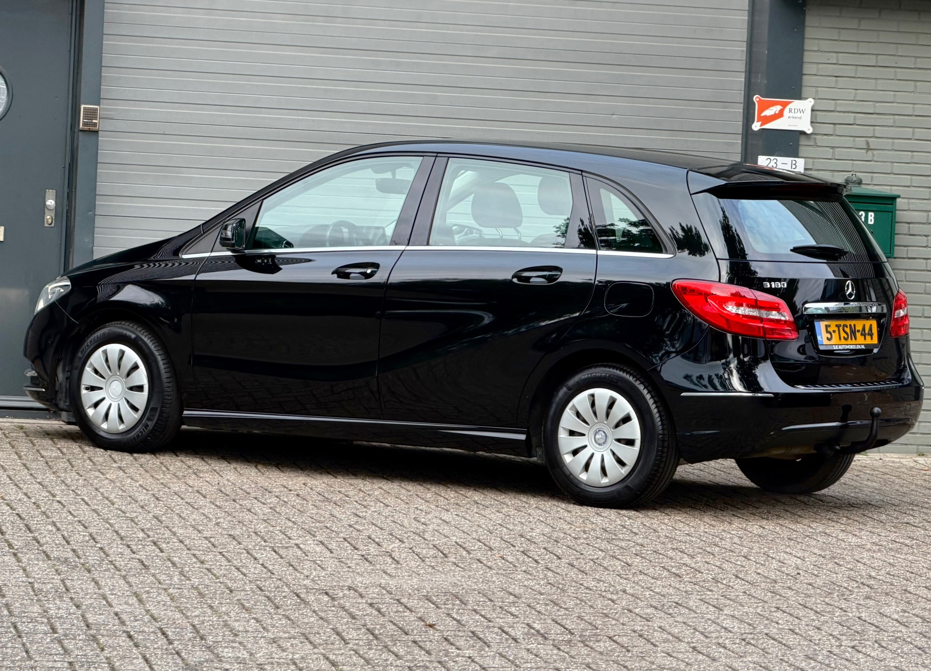 Foto van Mercedes-Benz B 180