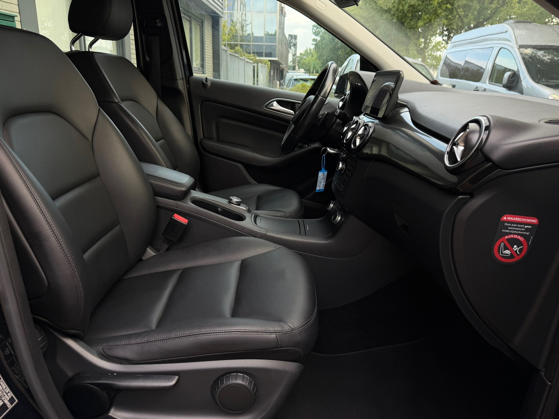 Foto van Mercedes-Benz B 180