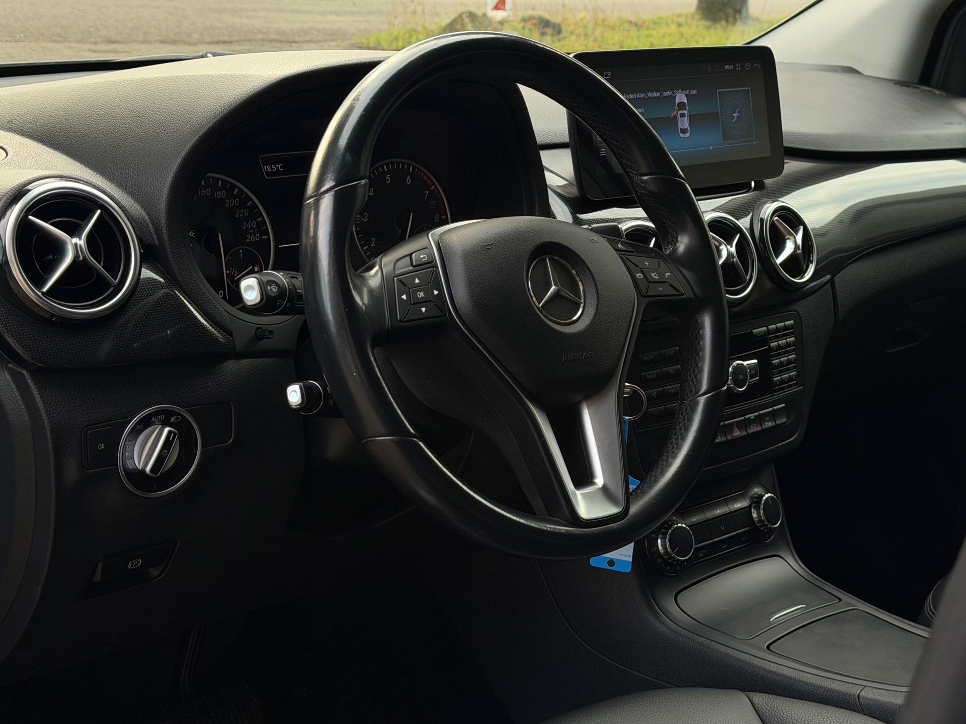 Foto van Mercedes-Benz B 180
