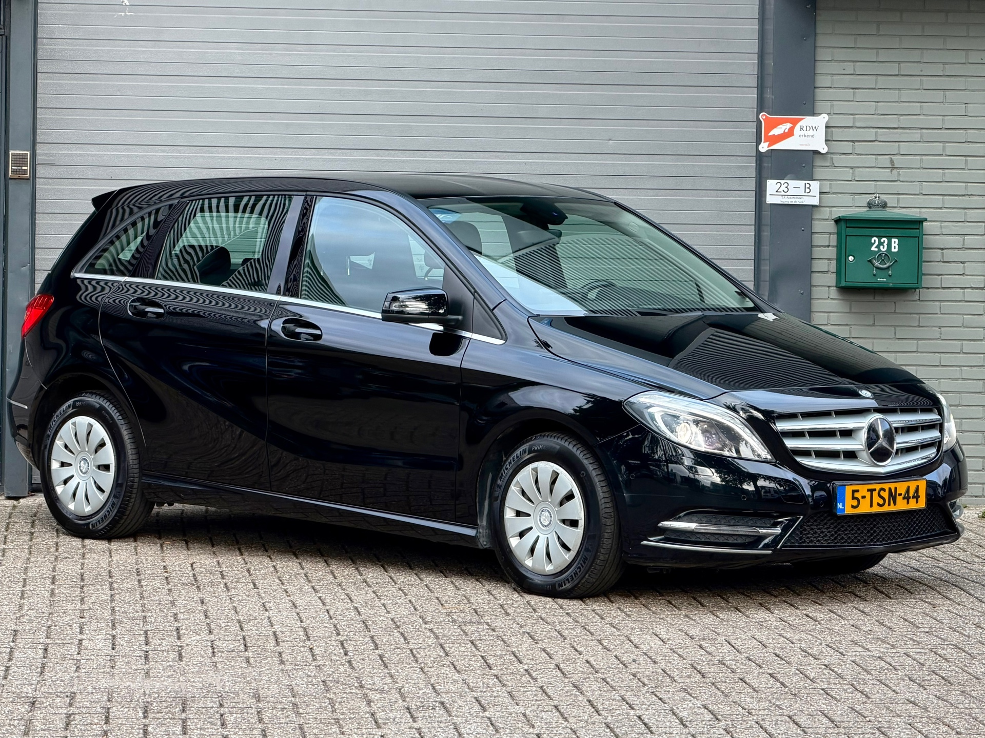 Foto van Mercedes-Benz B 180