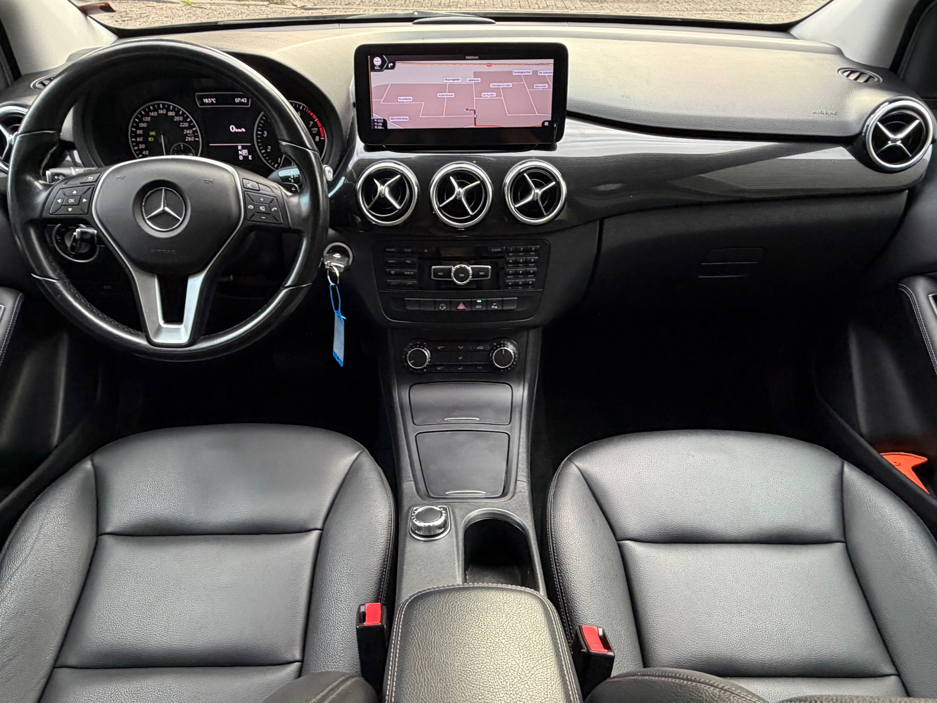 Foto van Mercedes-Benz B 180