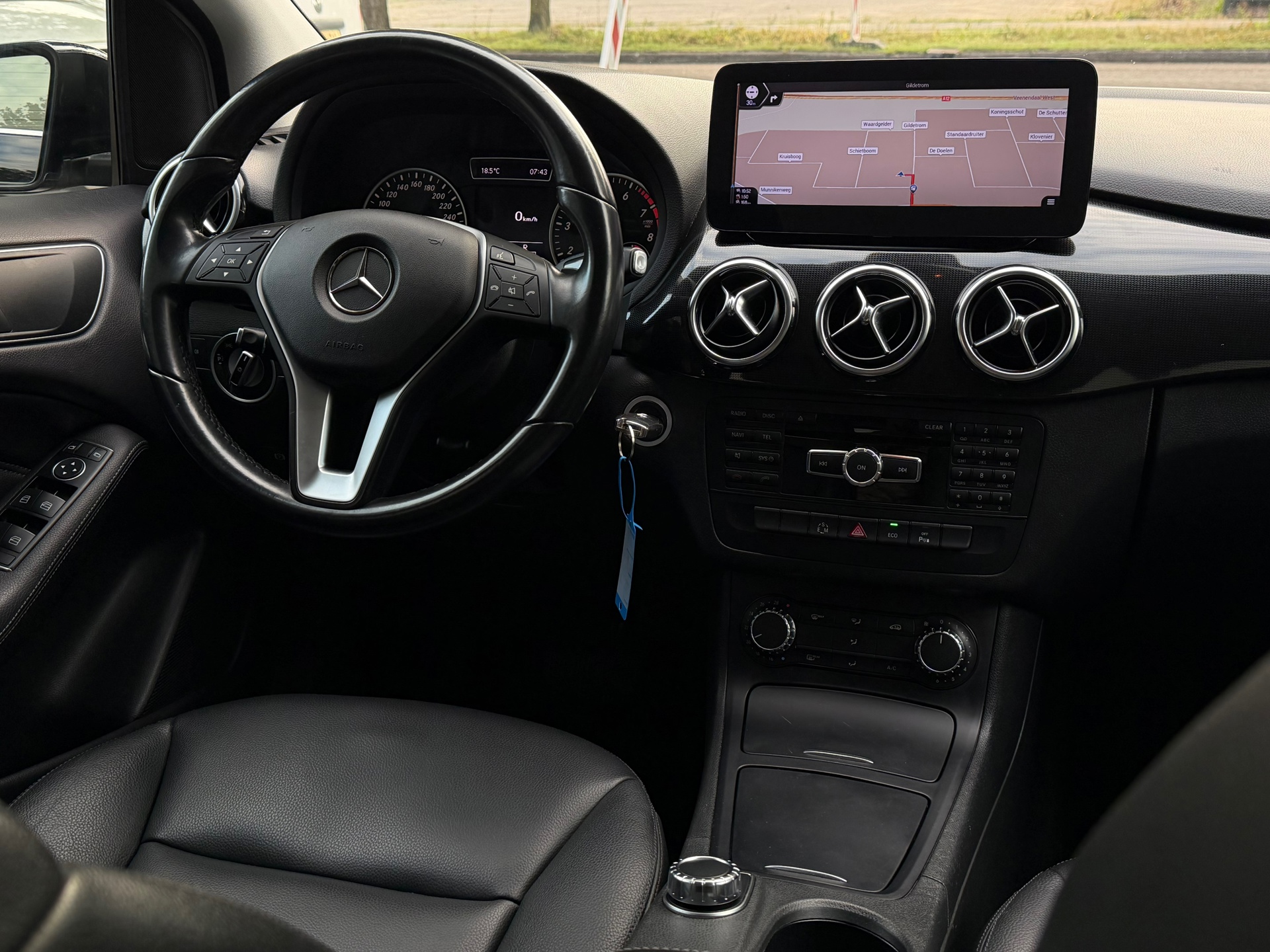 Foto van Mercedes-Benz B 180