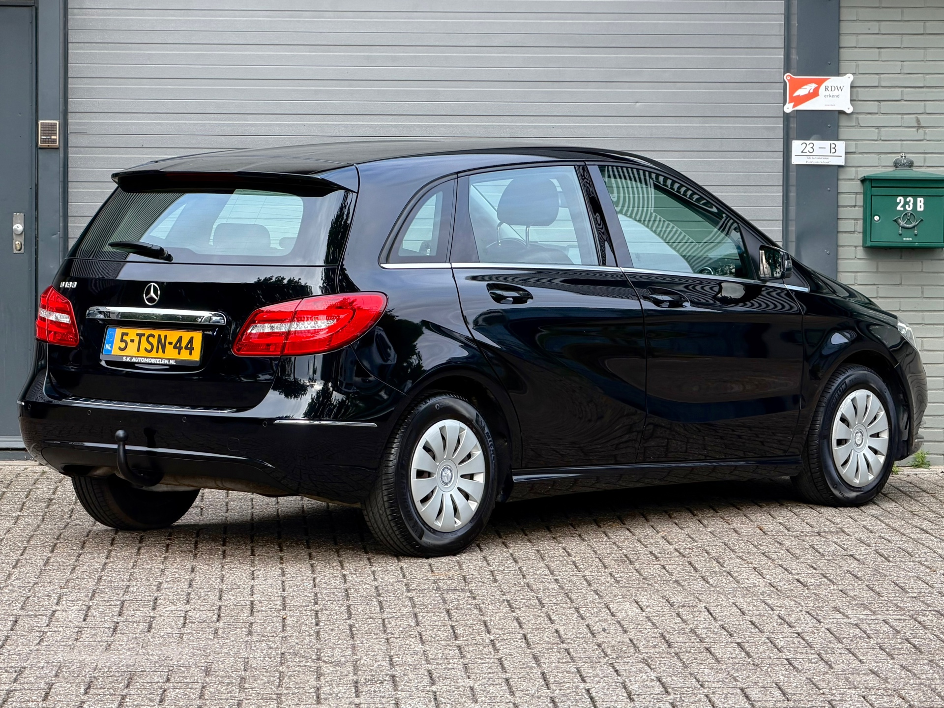Foto van Mercedes-Benz B 180