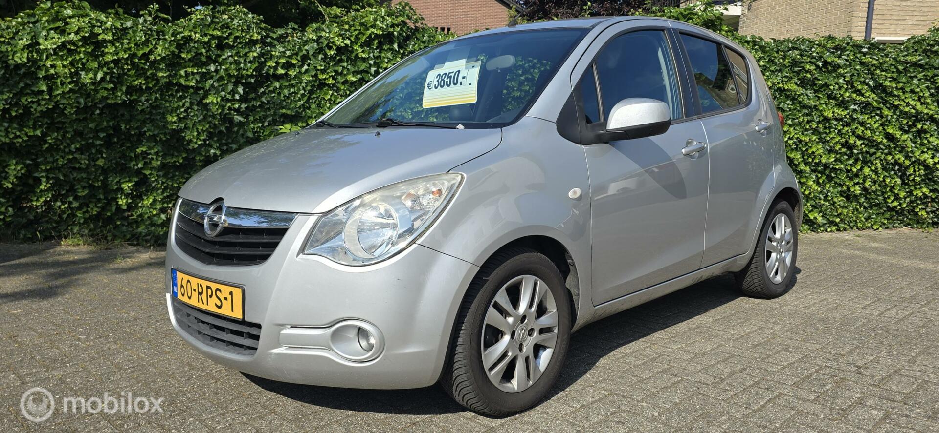 Opel Agila 1.2 Edition 2011 - voorkant