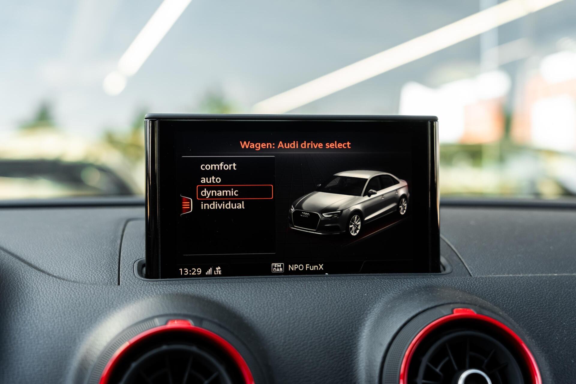 Foto van Audi RS 3 Limousine