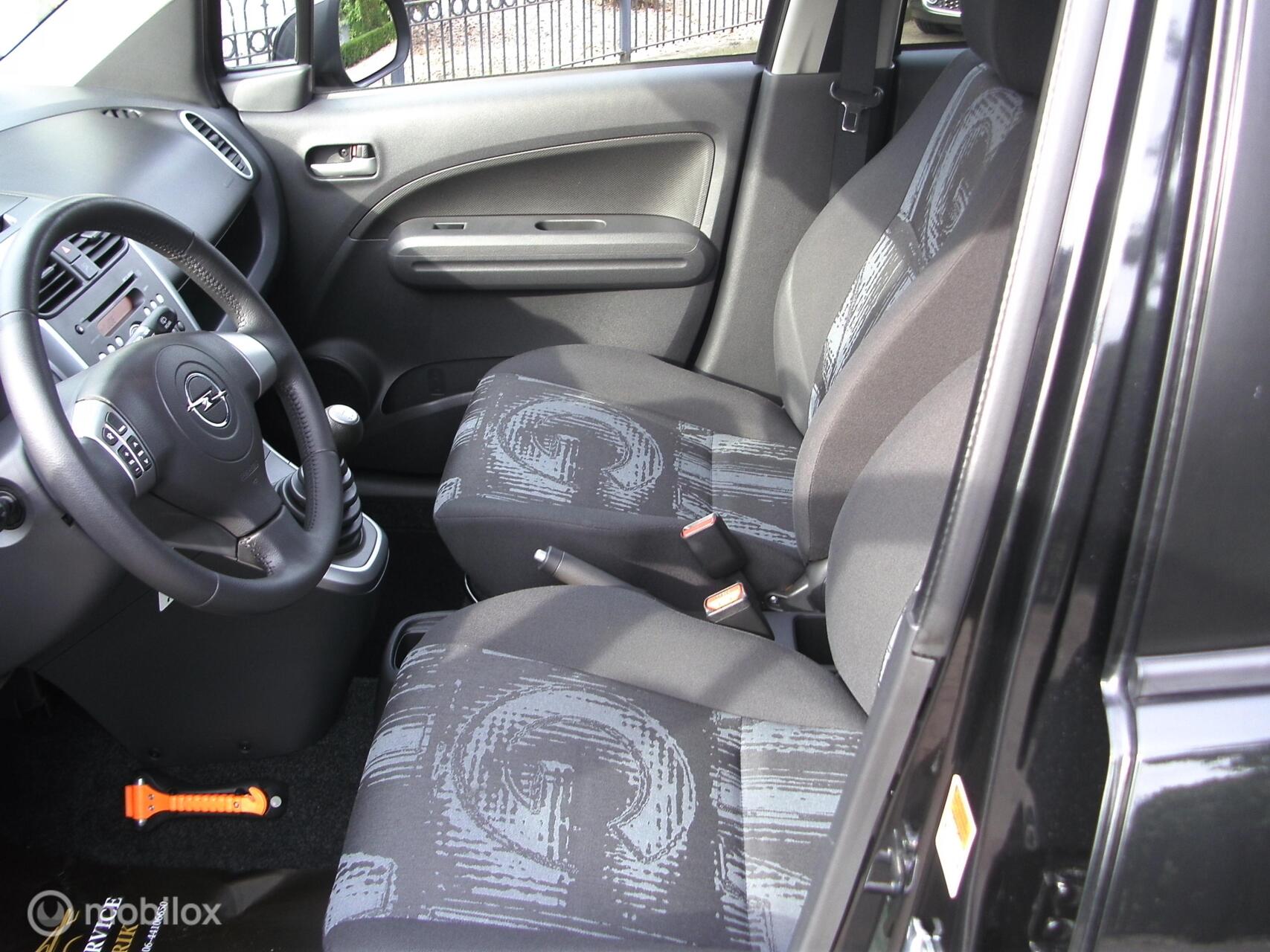 Foto van Opel Agila