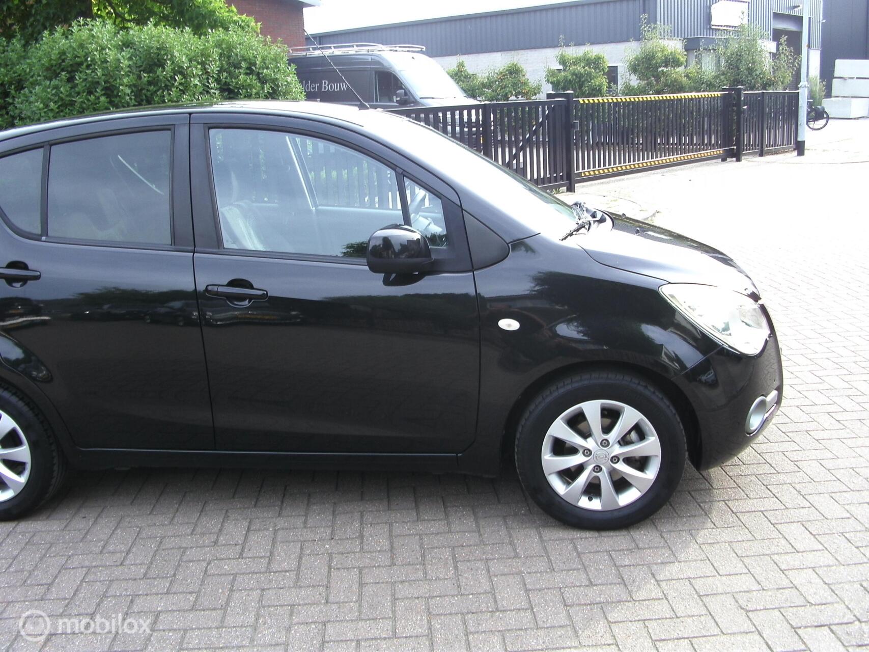 Foto van Opel Agila