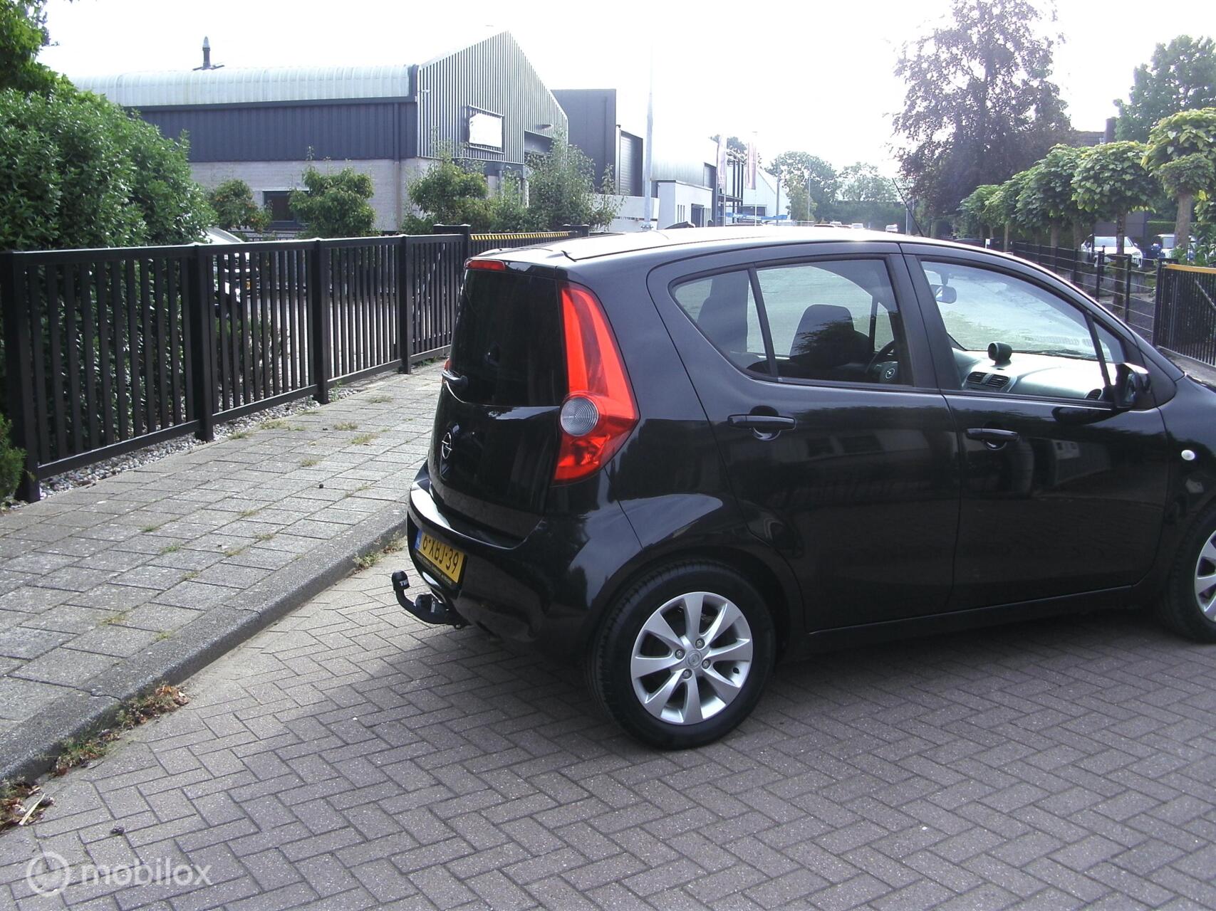 Foto van Opel Agila