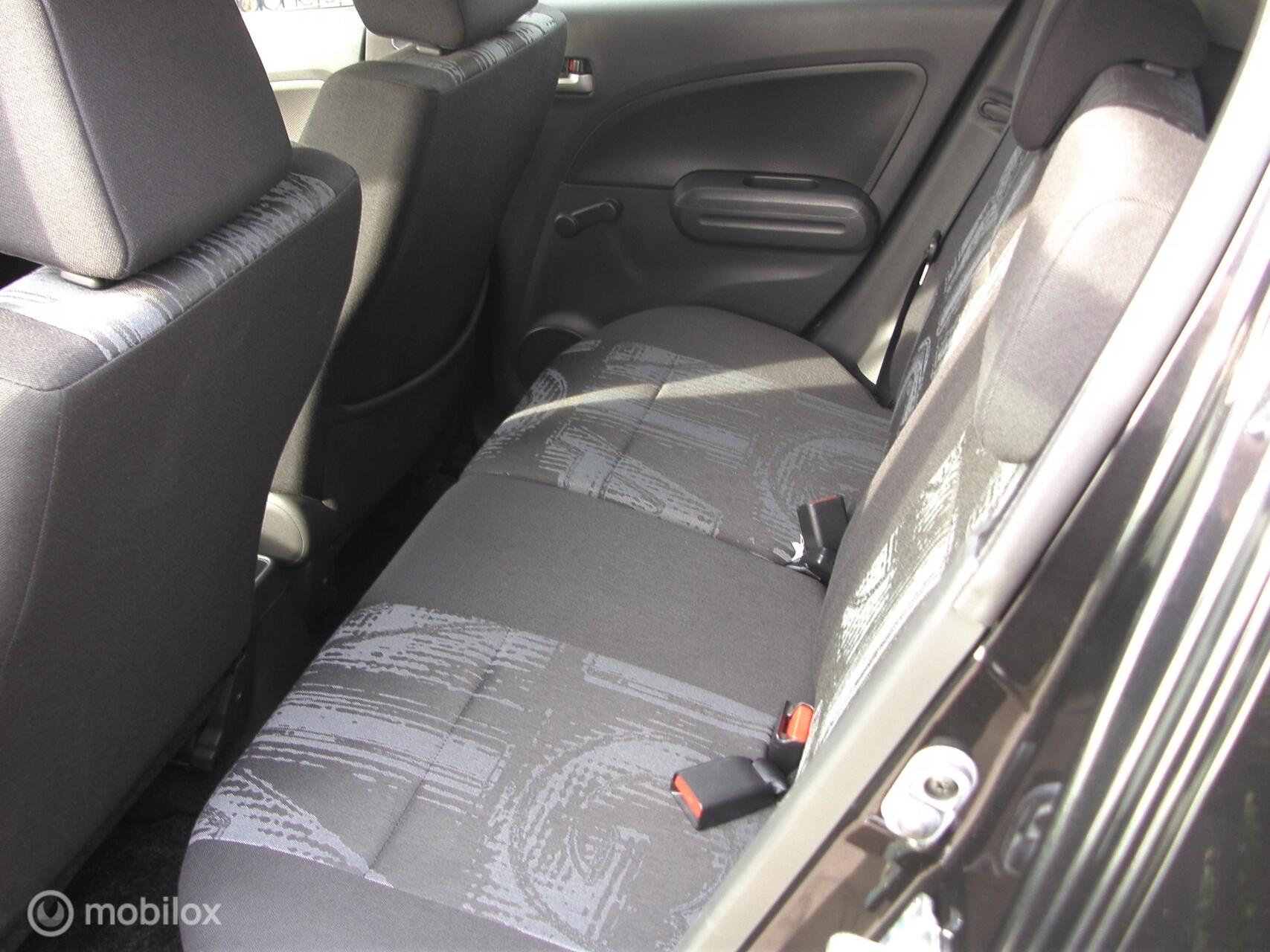 Foto van Opel Agila