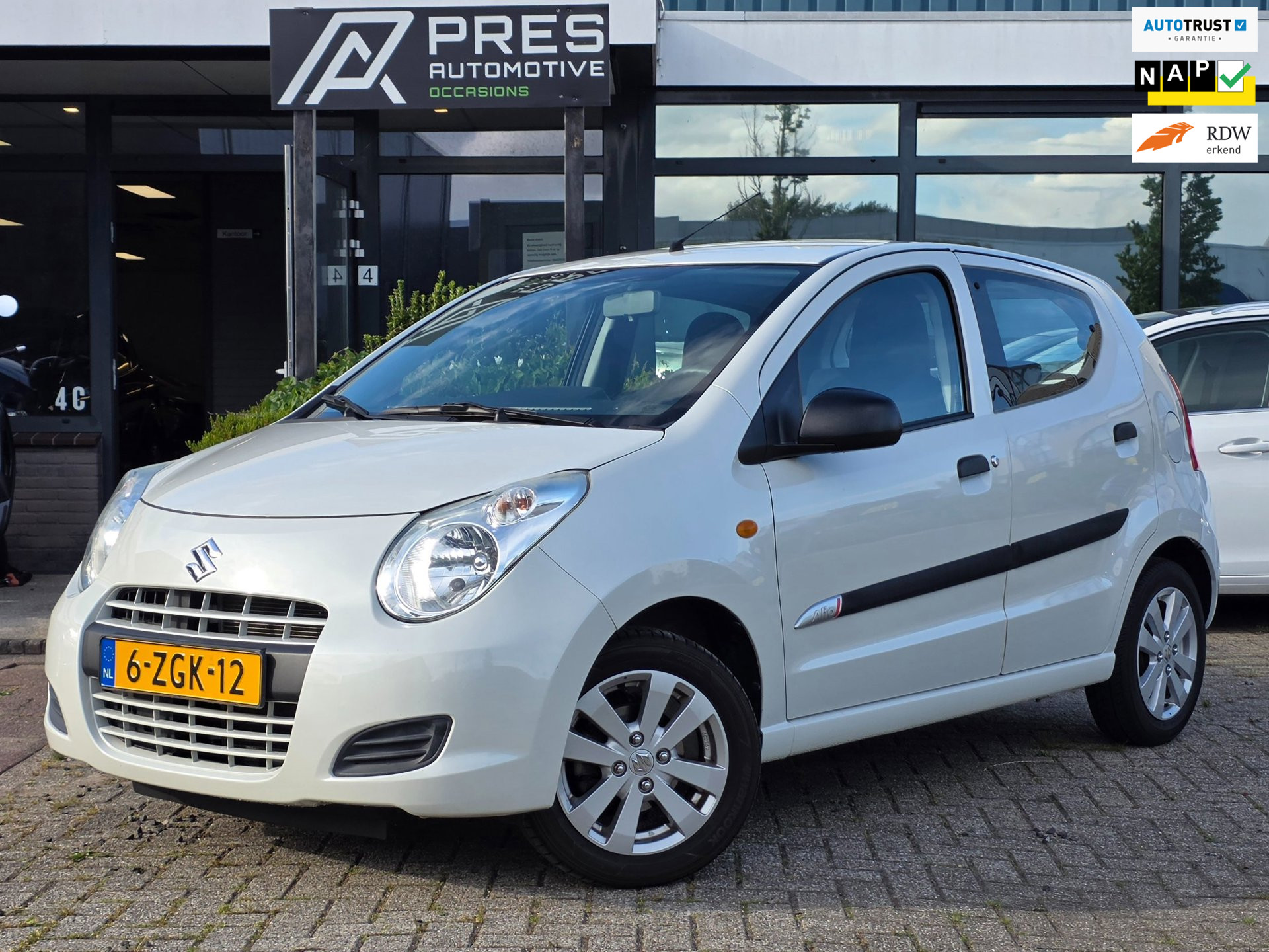 Suzuki Alto 1.0 Celebration EASSS |AIRCO|ELEKTRISCHE RAMEN|CDV|LMV 2015 - voorkant