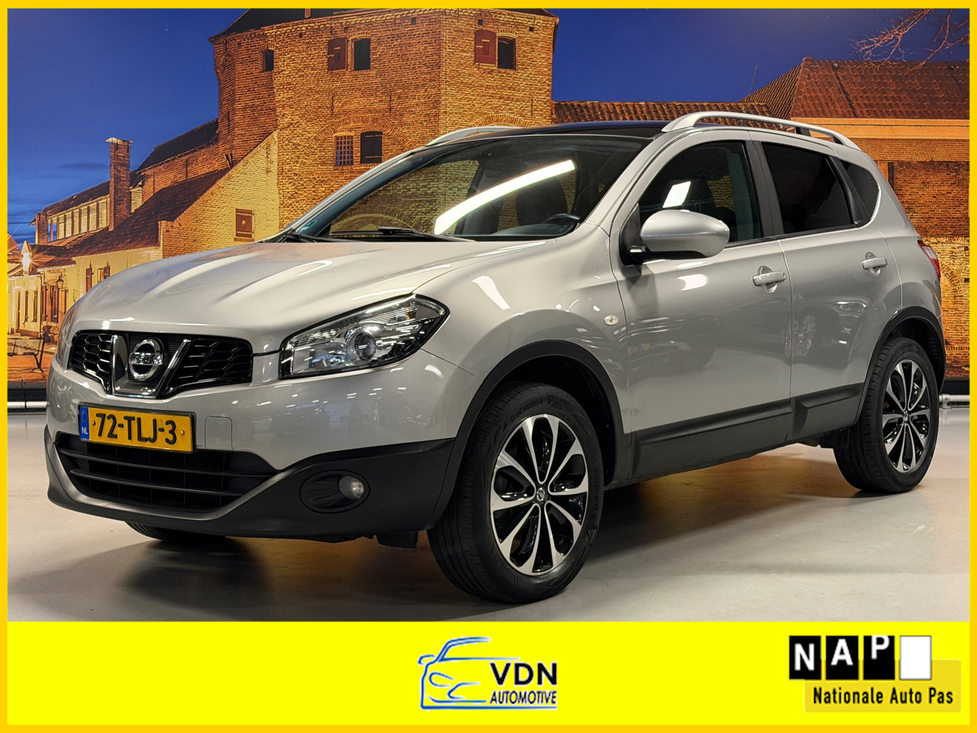 Nissan Nissan Qashqai 1.6 Connect Edition Panodak Camera Navi Trekhaak 2012 - voorkant