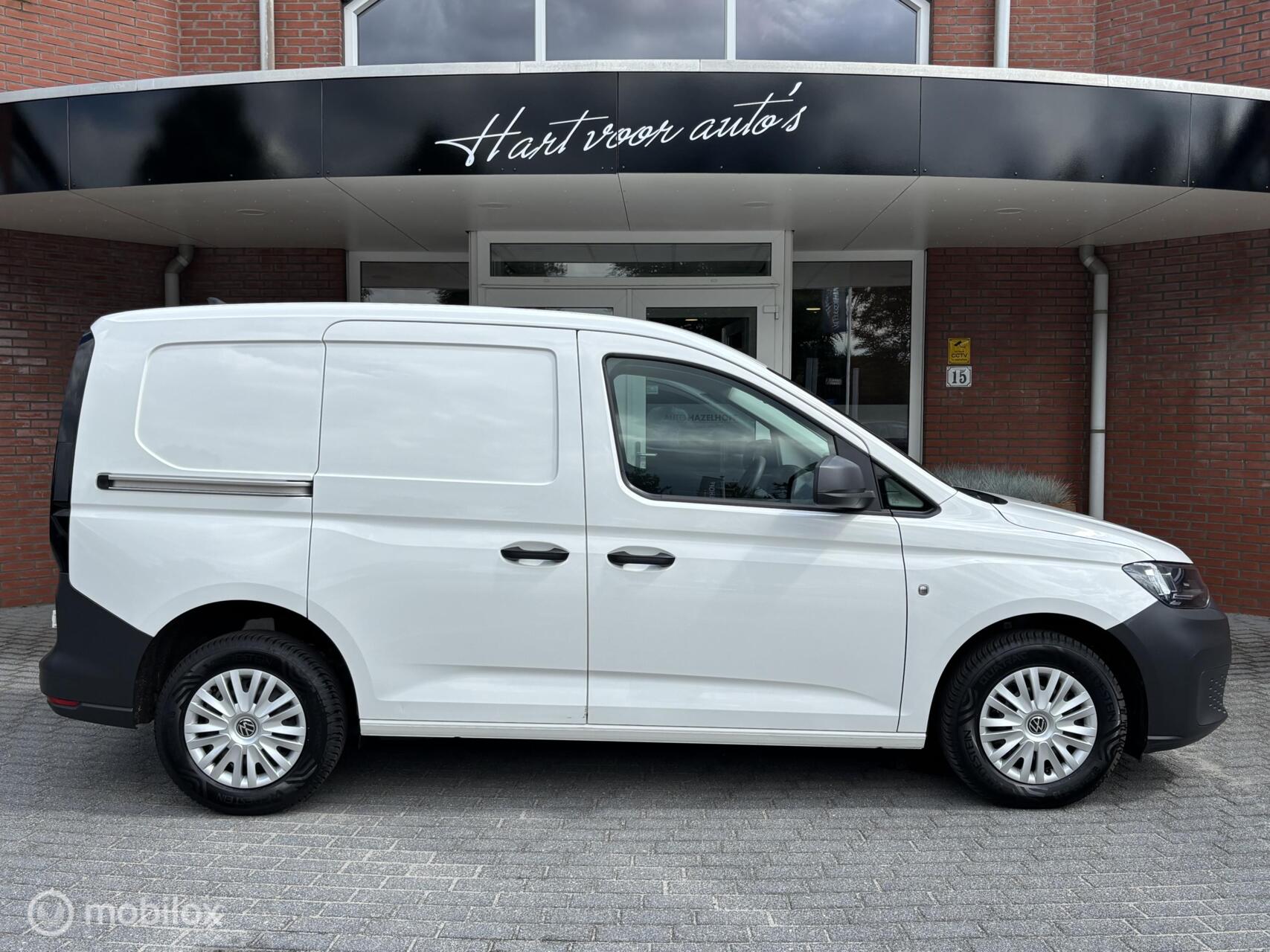 Foto van Volkswagen Caddy Modified Partition Wall