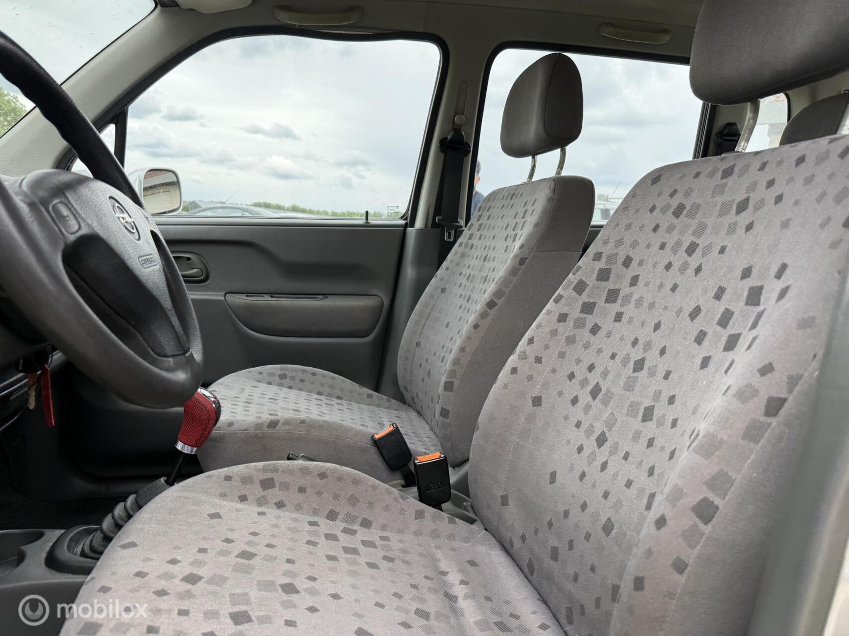 Foto van Opel Agila