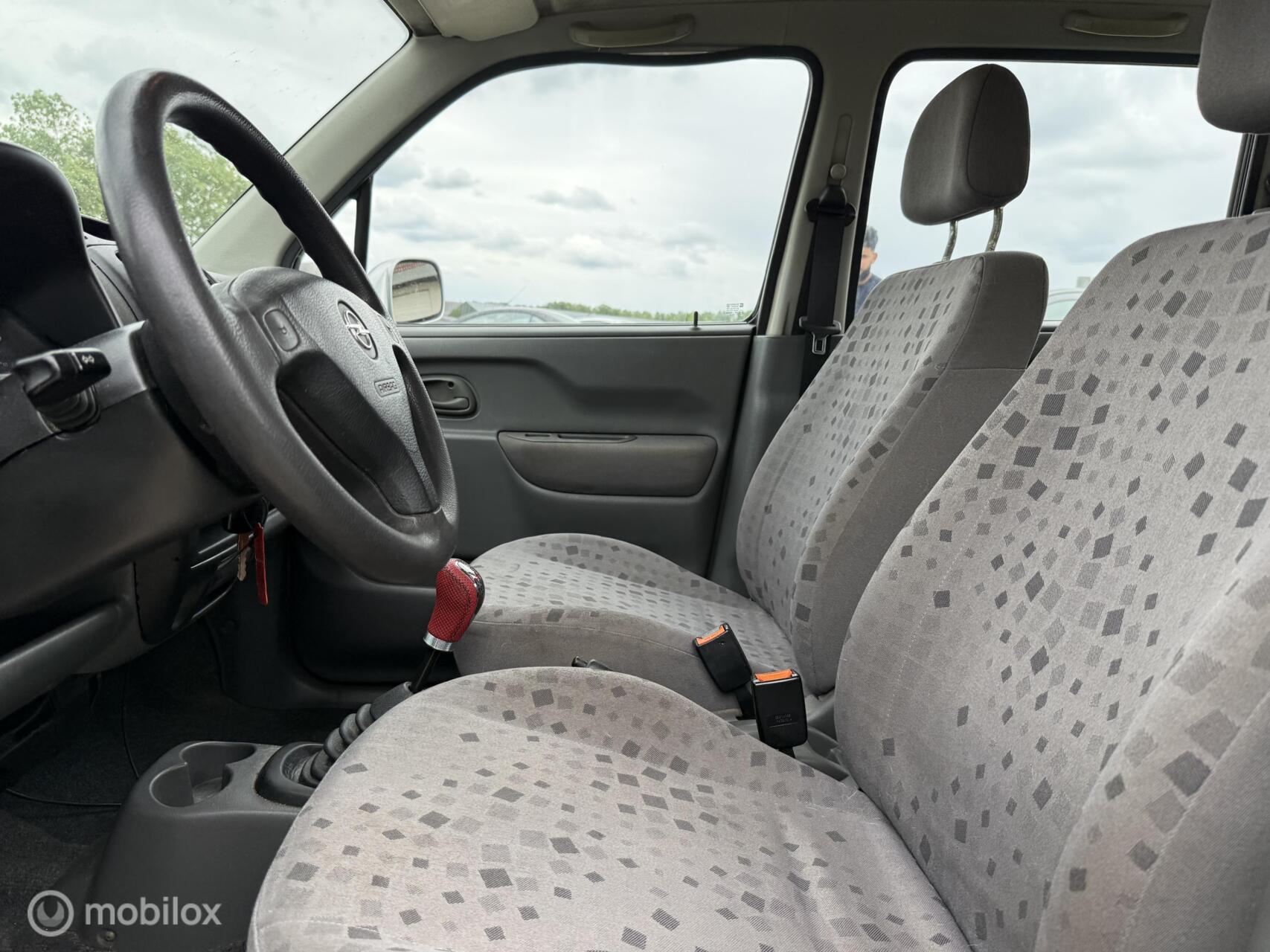 Foto van Opel Agila