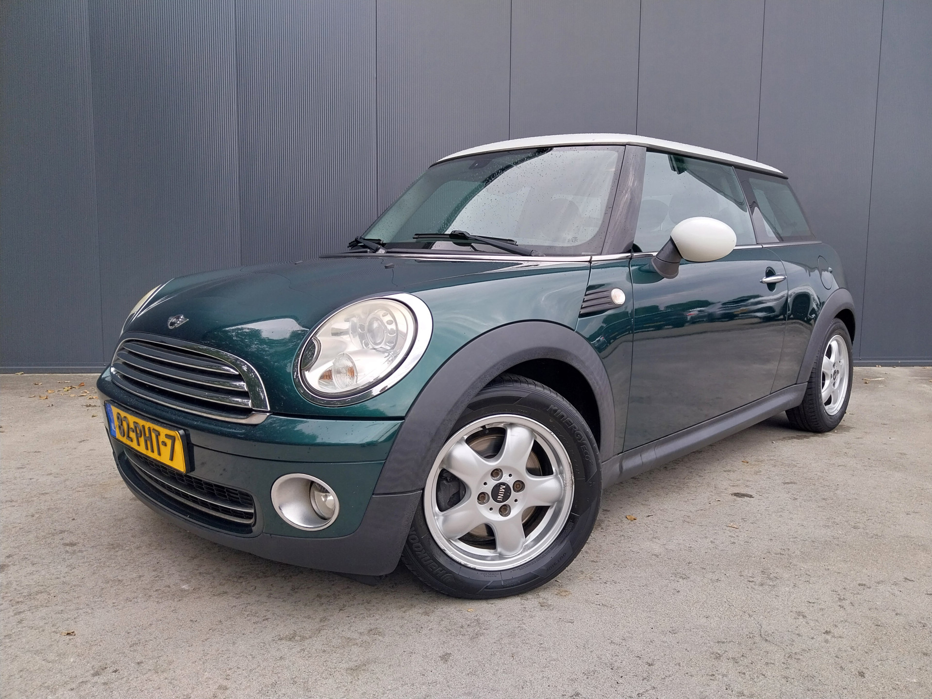 Mini Cooper 1.6 Cooper Mayfair PANODAK ECC CRUISE NAVI 2010 - voorkant