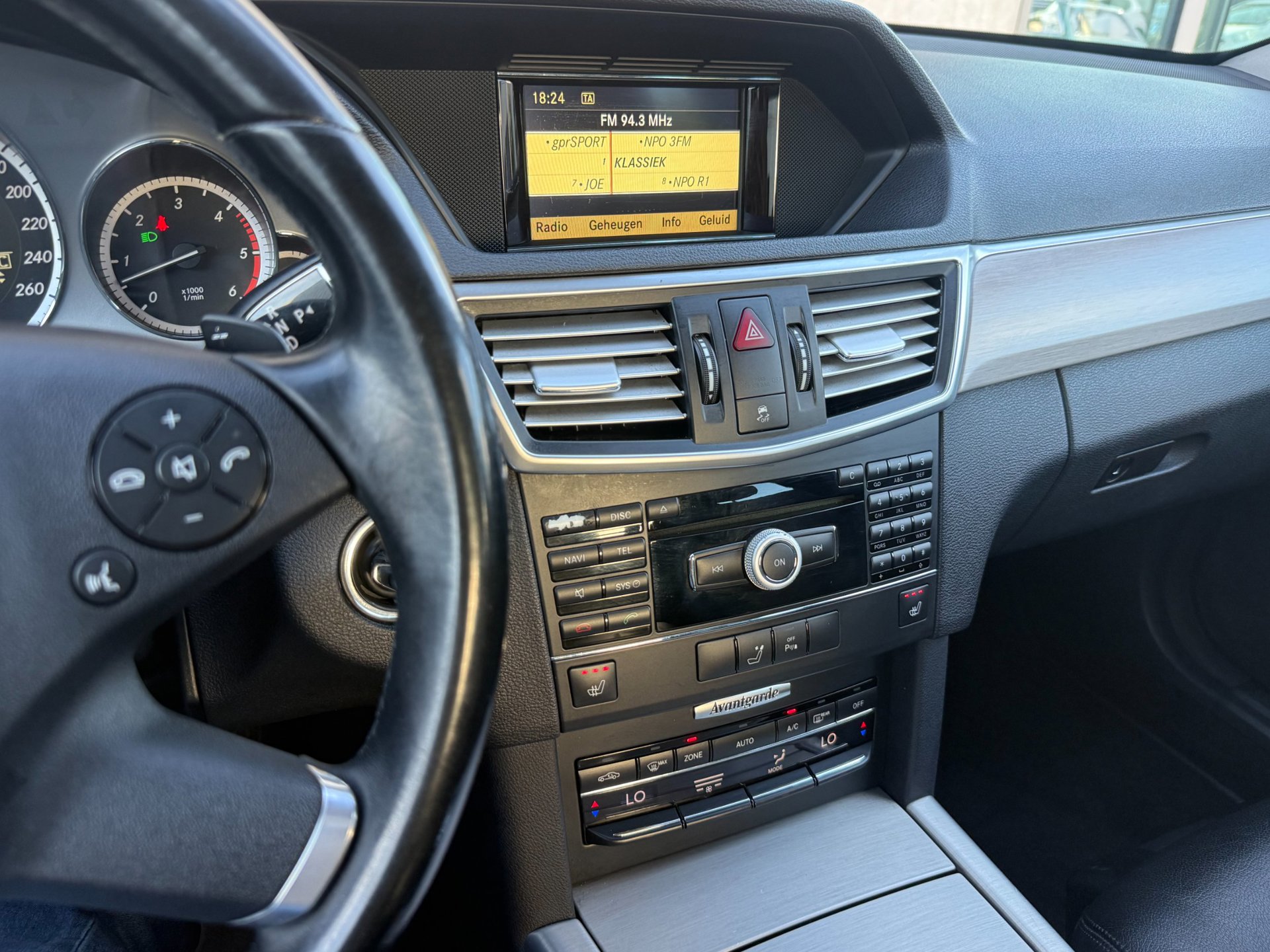 Foto van Mercedes-Benz E 350 CDI