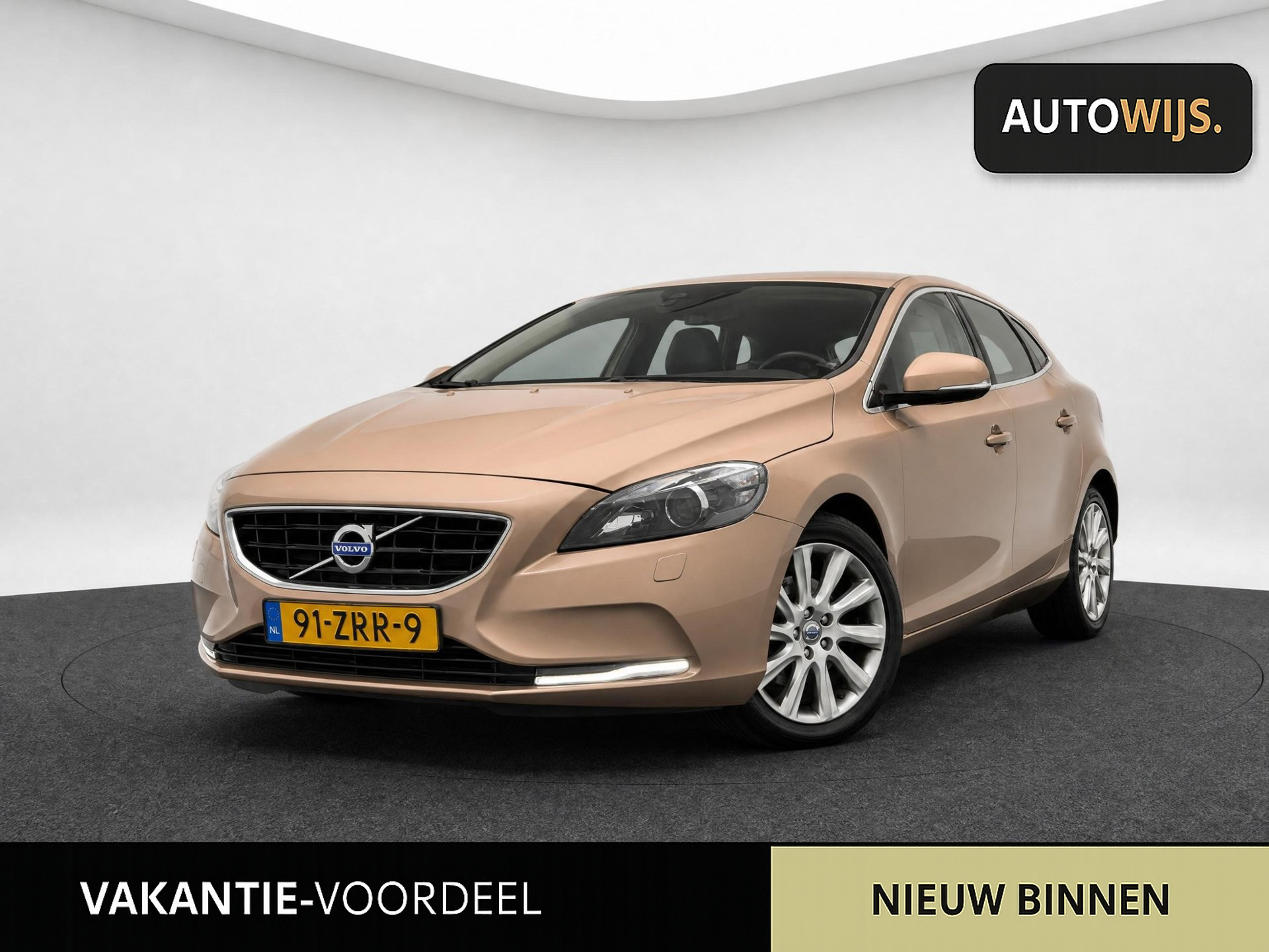 Volvo V40 1.6 T4 Summum|LEDER|AUT|CAMERA|NL AUT|CRUISE 2013 - voorkant