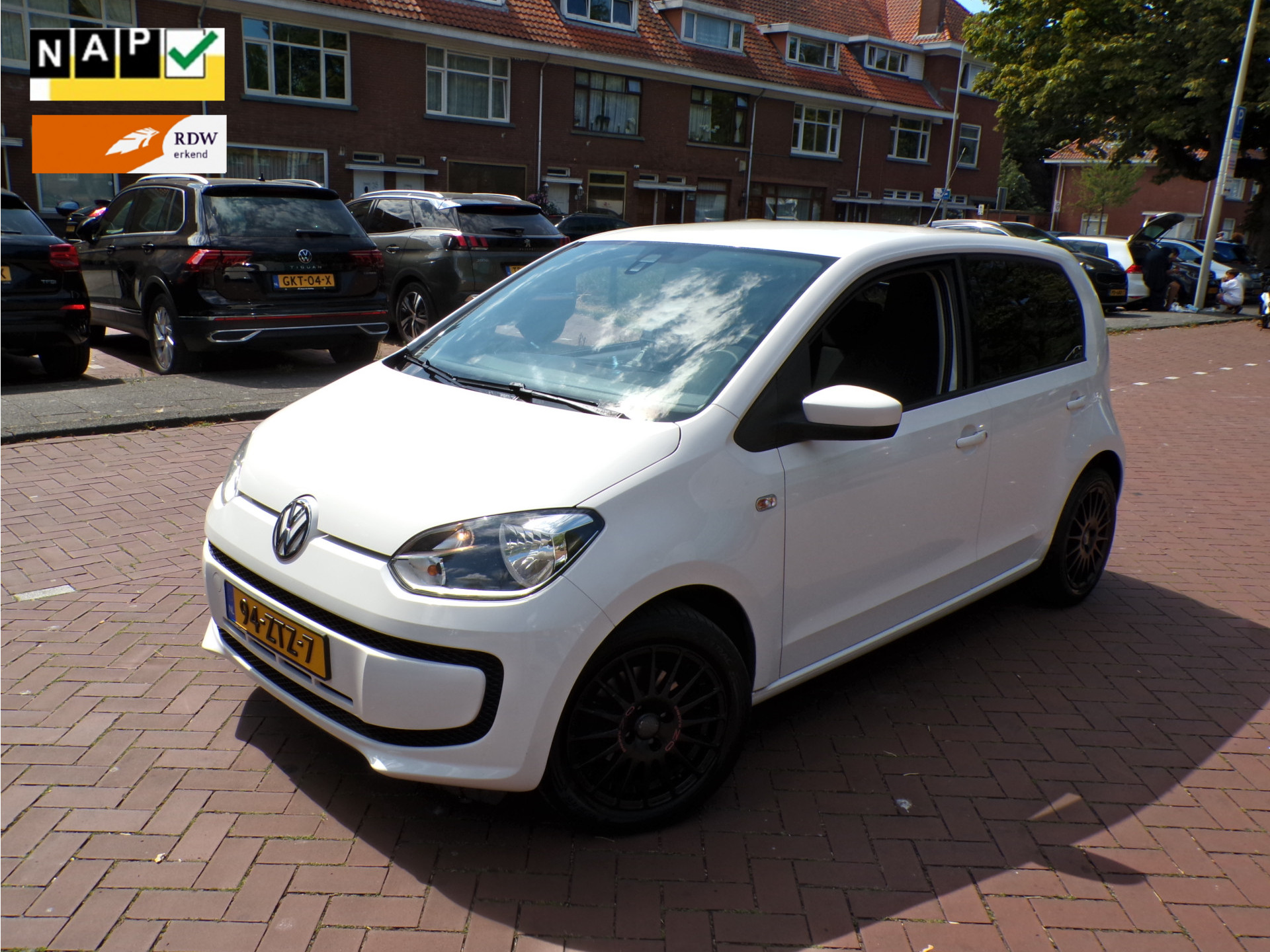 Volkswagen Up 1.0 move up! BlueMotion ORG KM NAP TEL NAVI.... 2013 - voorkant