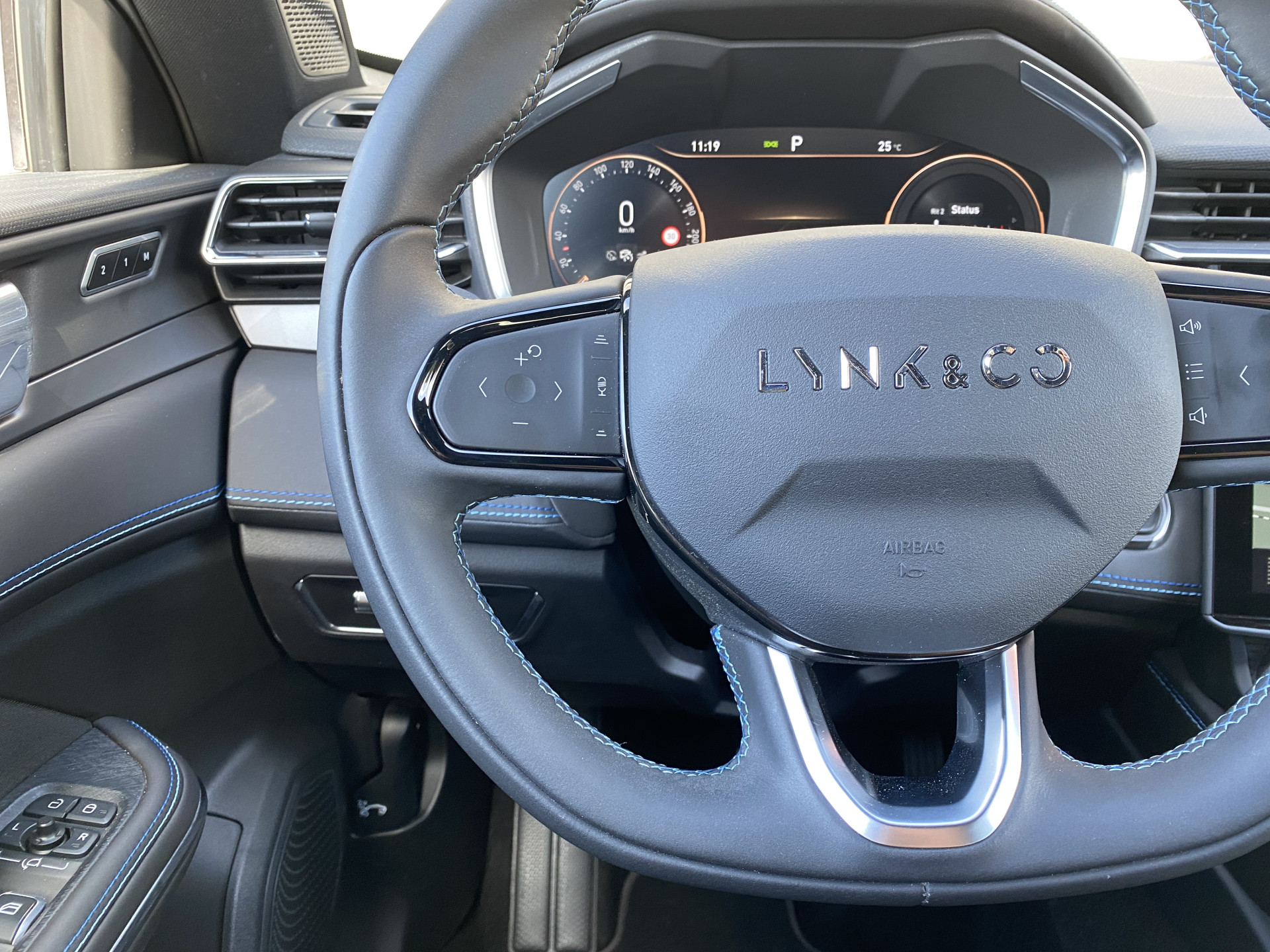 Foto van Lynk&co LYNK & Co 01