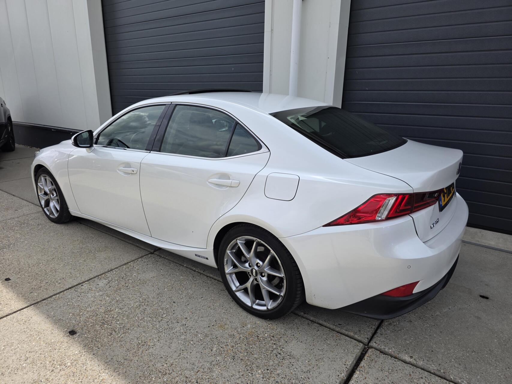 Foto van Lexus Lexus Is300h