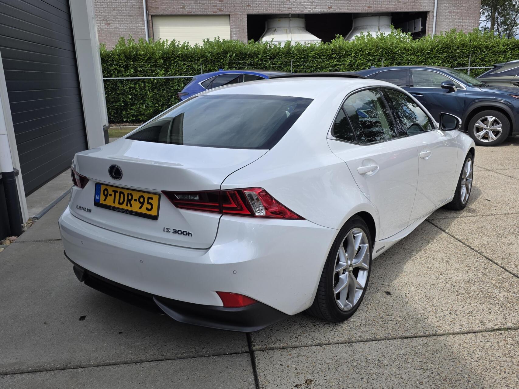 Foto van Lexus Lexus Is300h